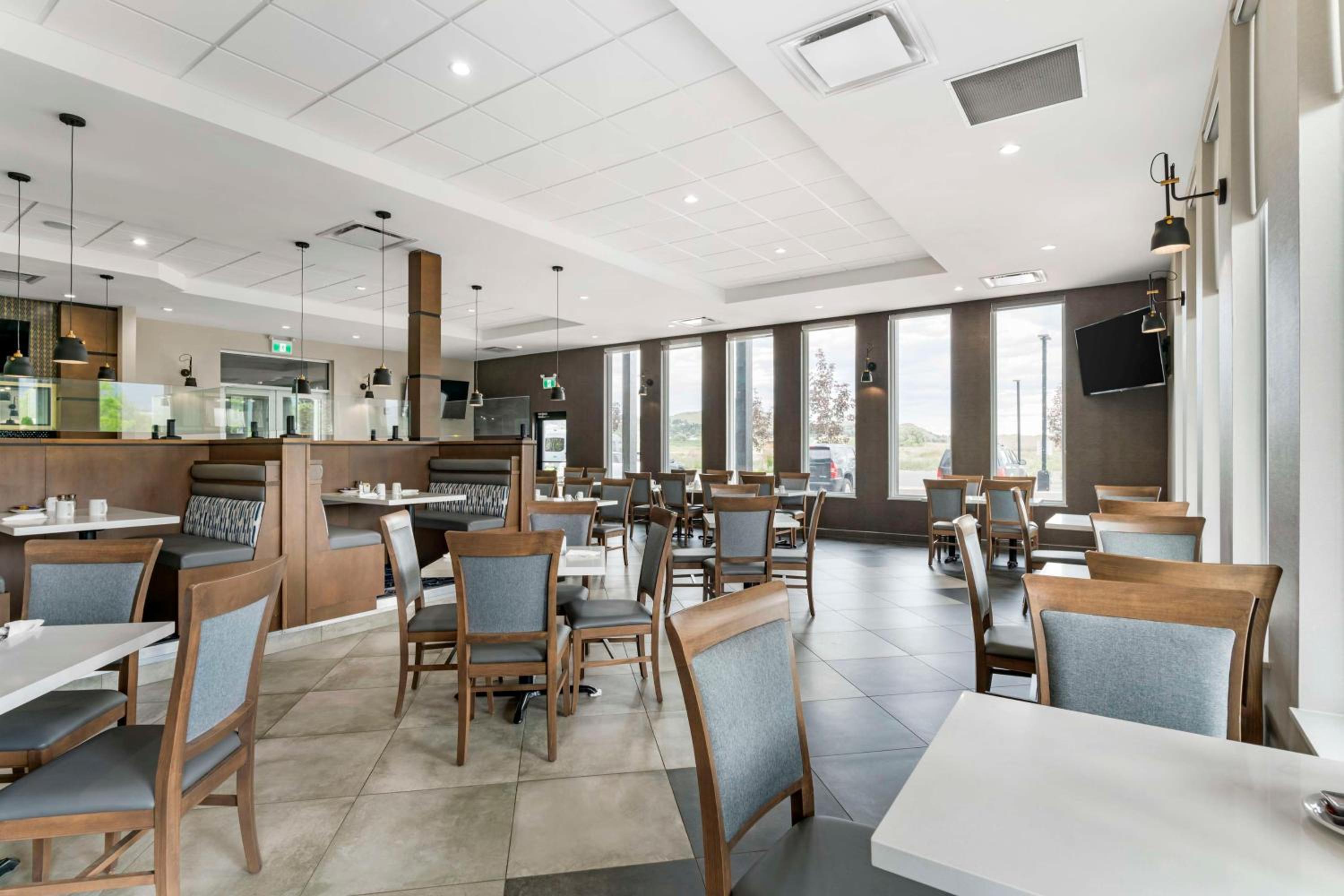 Vernon Vacations - Best Western Premier Route 97 Vernon - Property Image 23