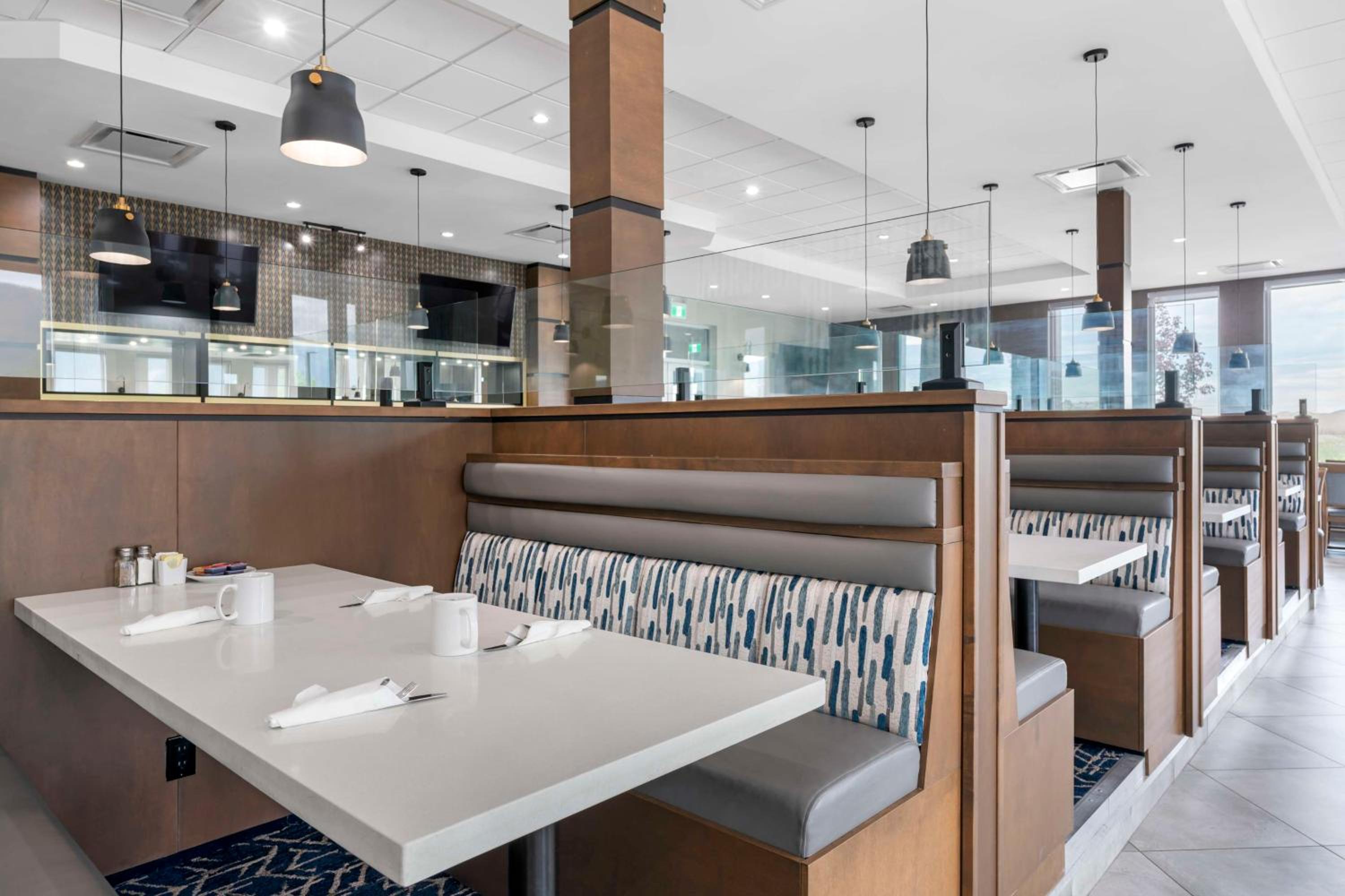 Vernon Vacations - Best Western Premier Route 97 Vernon - Property Image 25