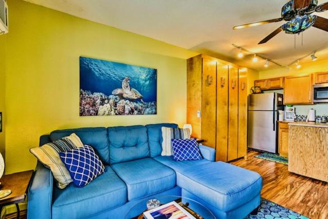 BOOK CHRISTMAS AND WINTER DATES HERE - ISLANDER CoNDOS