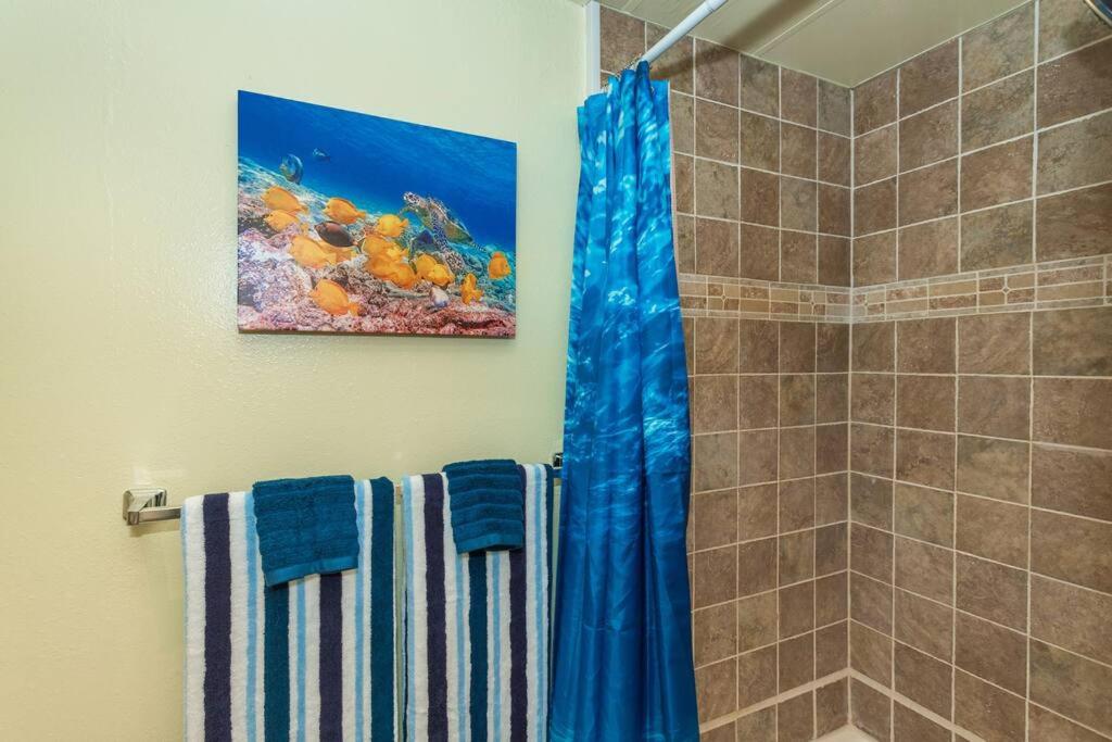 BOOK CHRISTMAS AND WINTER DATES HERE - ISLANDER CoNDOS