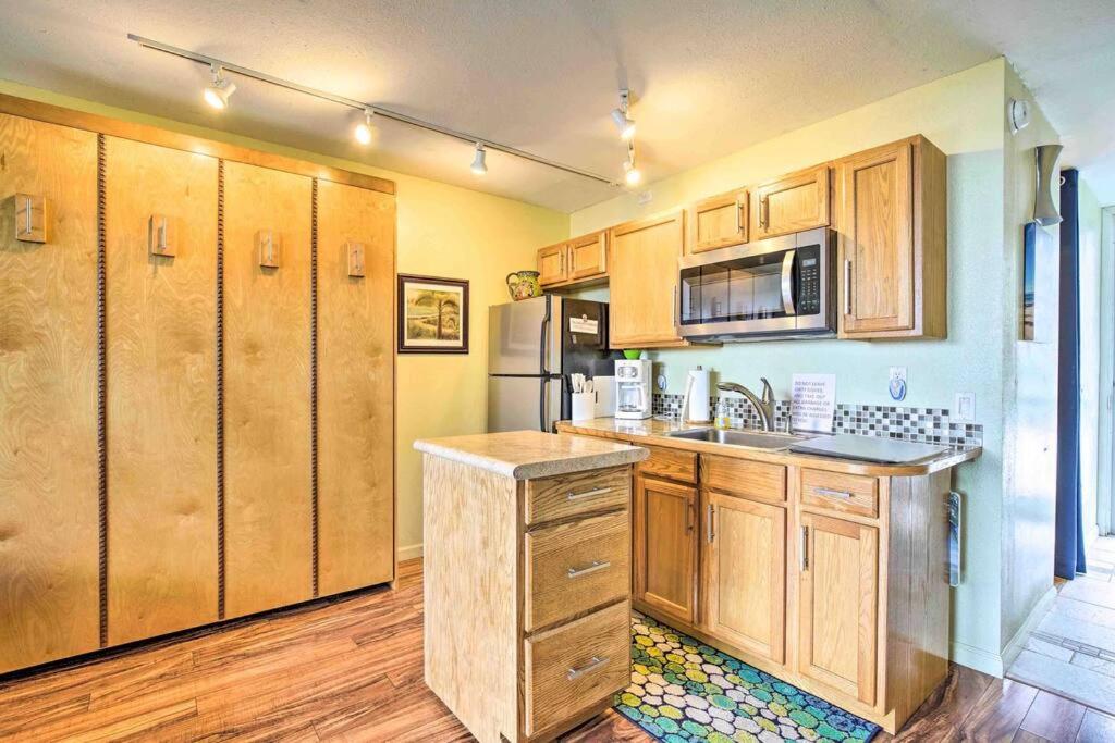 BOOK CHRISTMAS AND WINTER DATES HERE - ISLANDER CoNDOS