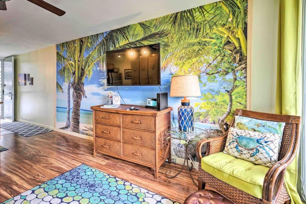 BOOK CHRISTMAS AND WINTER DATES HERE - ISLANDER CoNDOS