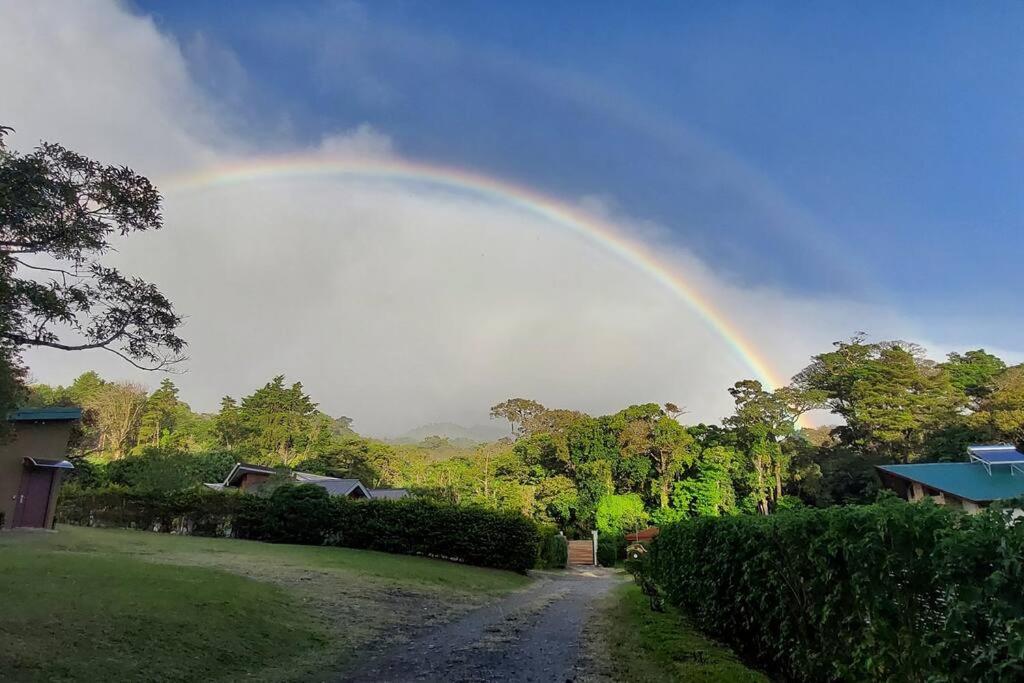CABAÑAS REFUGIO VERDE MONTEVERDE, SUITE TANGARA, beautiful and full equipment first floor suite with jacuzzi