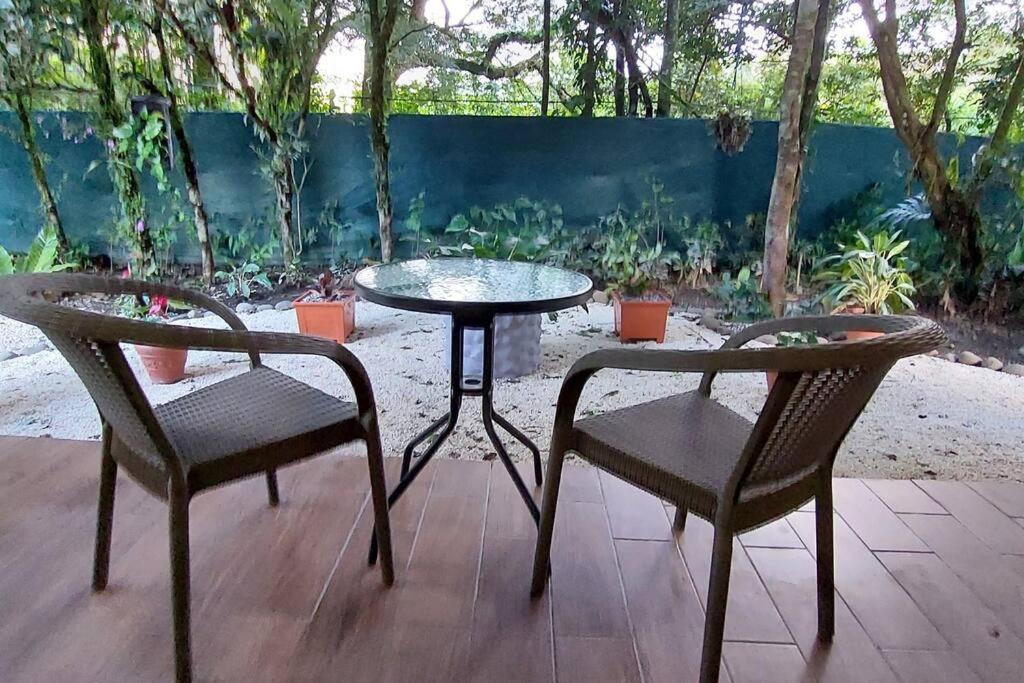 CABAÑAS REFUGIO VERDE MONTEVERDE, SUITE TANGARA, beautiful and full equipment first floor suite with jacuzzi