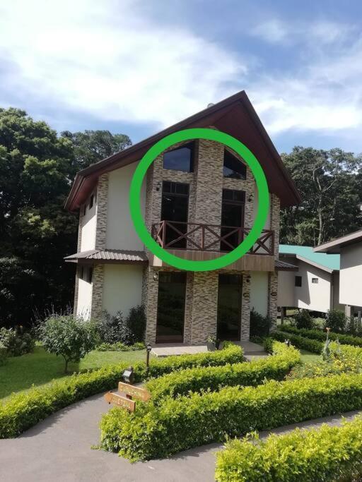 CABAÑAS REFUGIO VERDE MONTEVERDE, PREMIUM SUITE CAPUCHINA, beautiful and full equipment second floor suite with mountain view jacuzzi