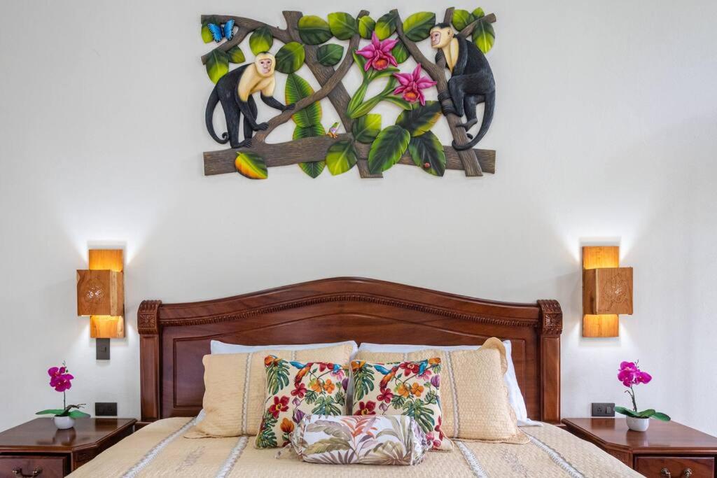 CABAÑAS REFUGIO VERDE MONTEVERDE, PREMIUM SUITE CAPUCHINA, beautiful and full equipment second floor suite with mountain view jacuzzi
