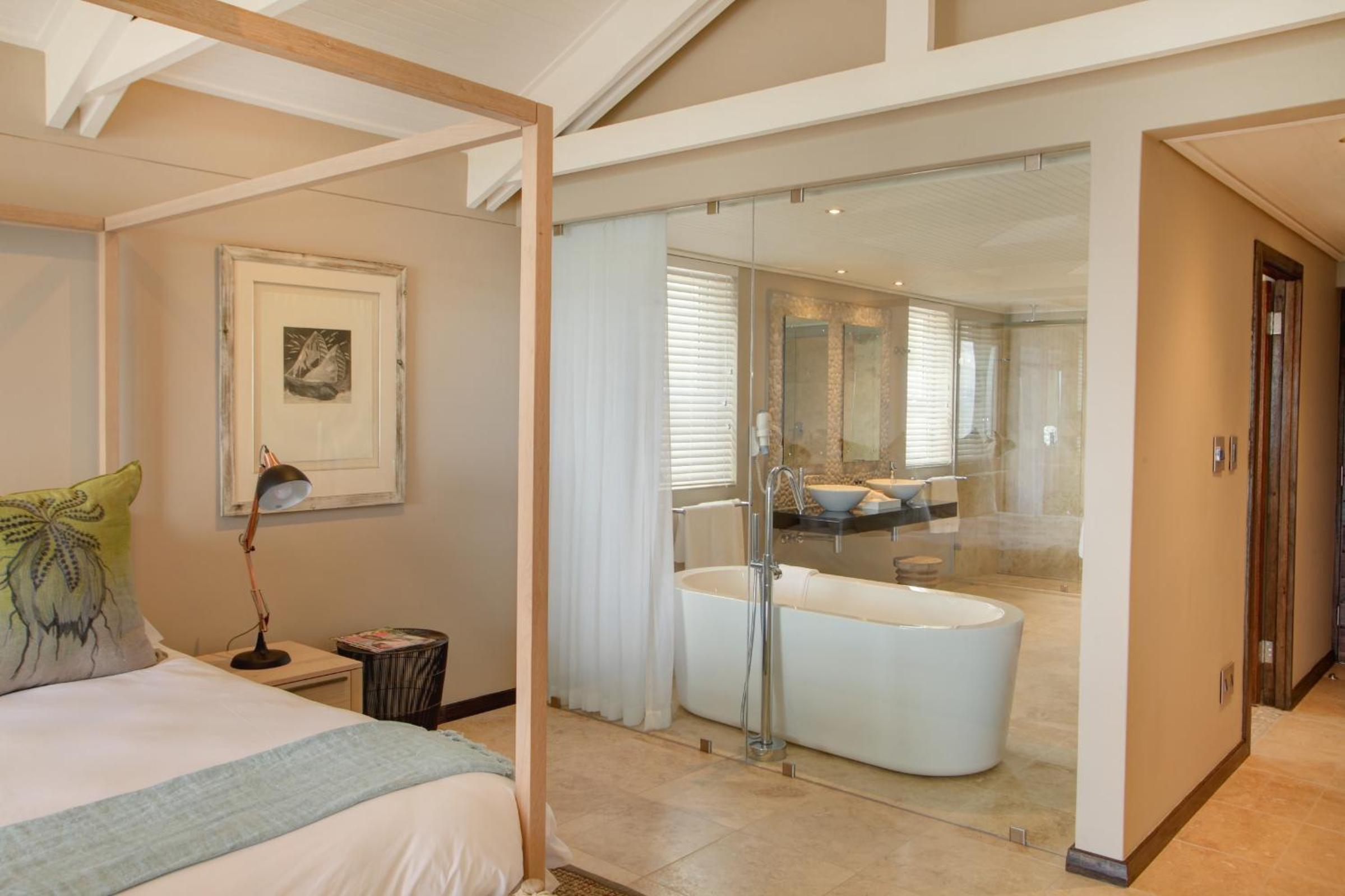 Abalone Guest Lodge