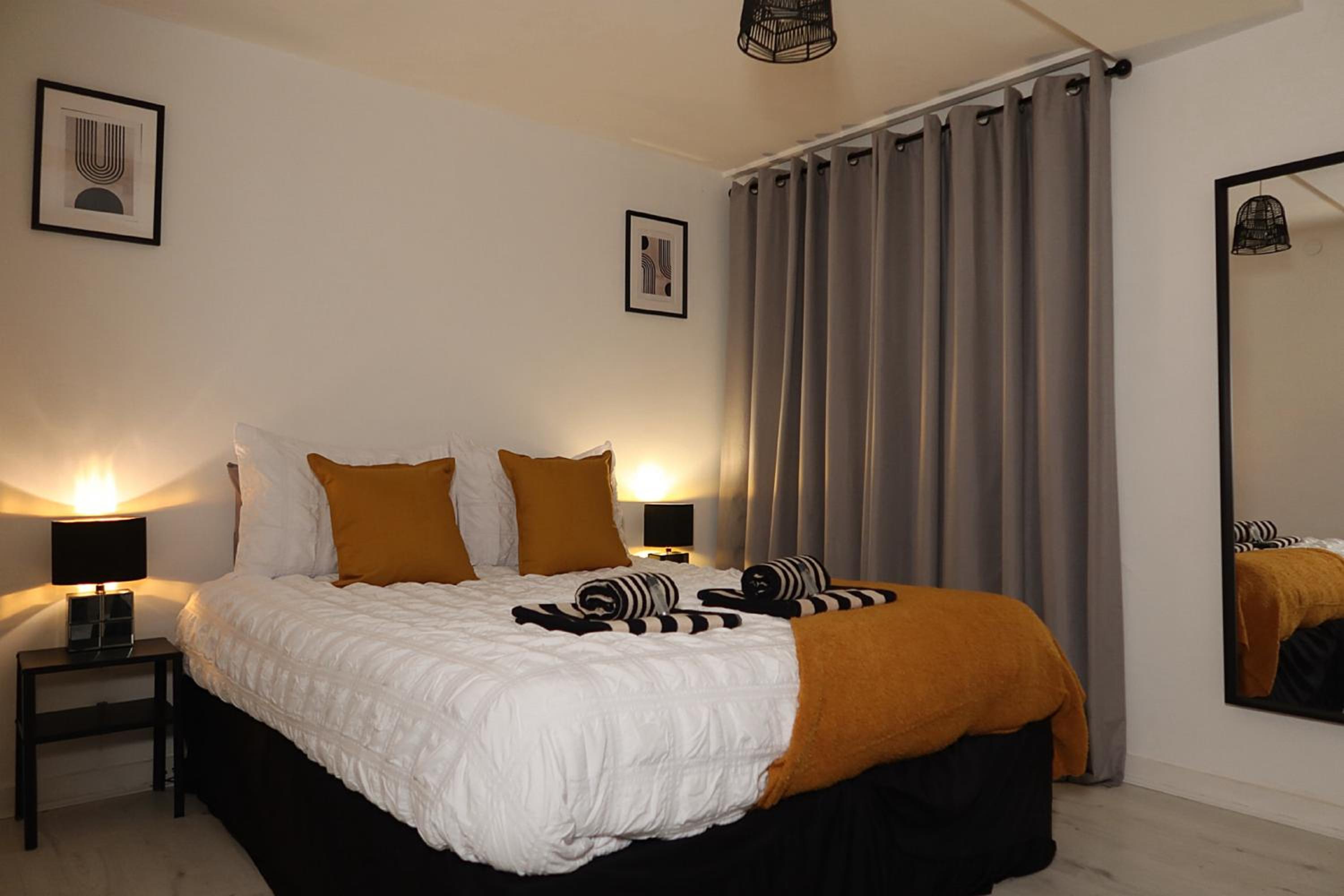Newcastle City Centre 2BR Apartment, Walk away from Train Station view 3