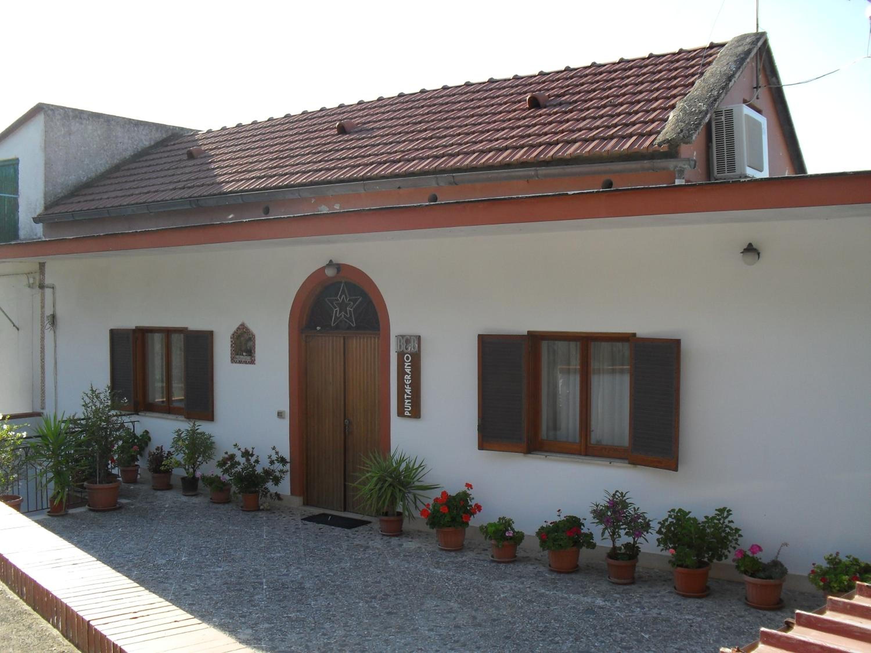 Casa Vacanza Puntaferano view 5