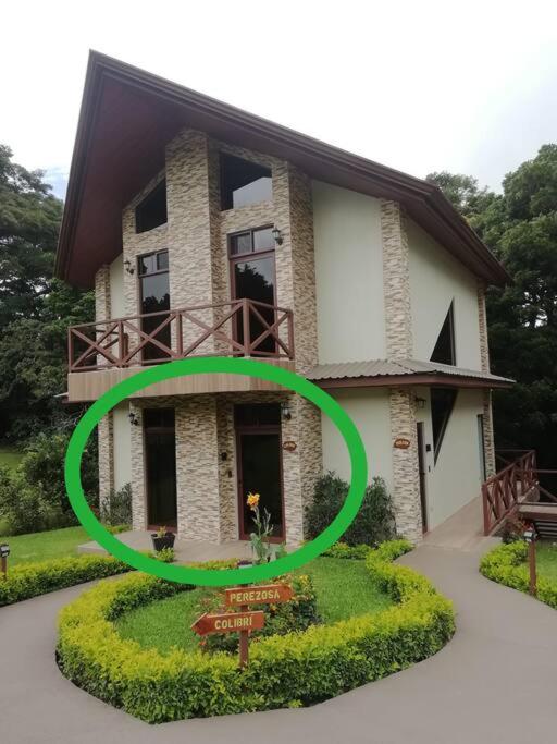 CABAÑAS REFUGIO VERDE MONTEVERDE, PREMIUM SUITE COLIBRI, beautiful and full equipment first floor suite with mountain view jacuzzi