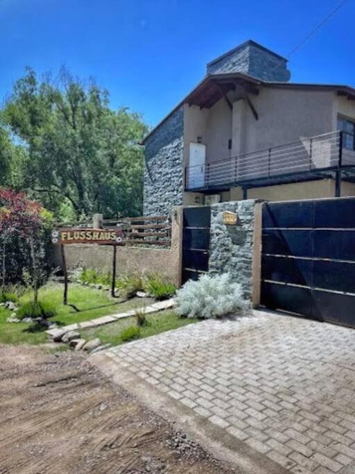 Departamento con pileta y asadores