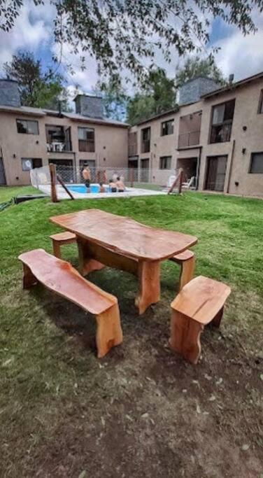 Departamento con pileta y asadores