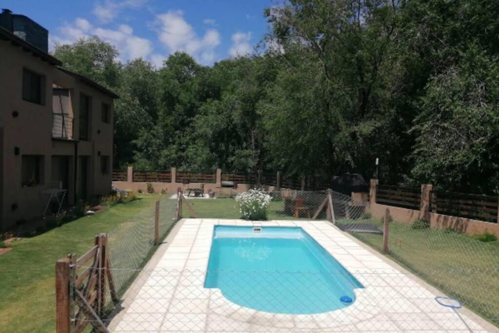 Departamento con pileta y asadores