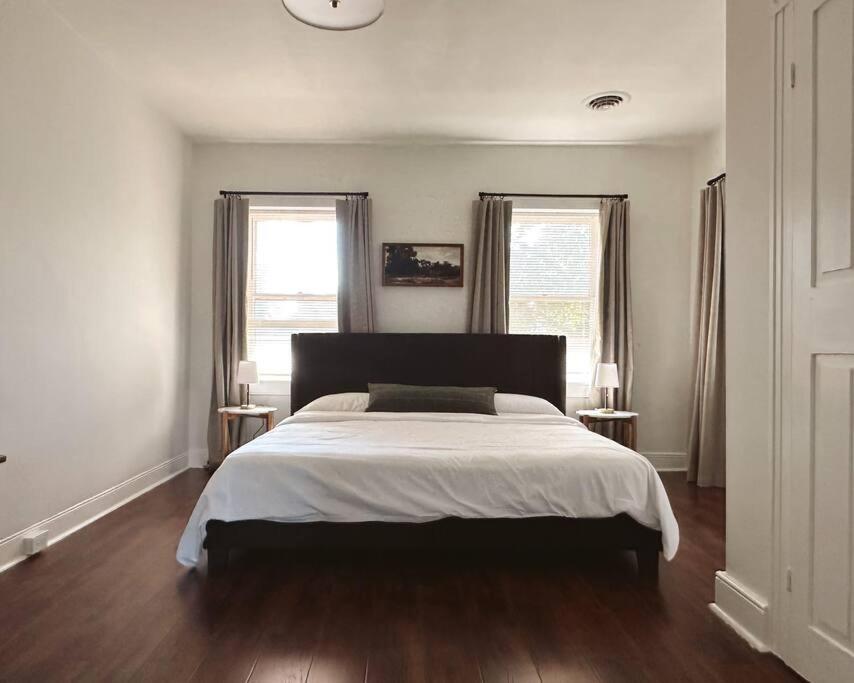 Updated Historic Home with King Beds 15 mins to Hershey view 5