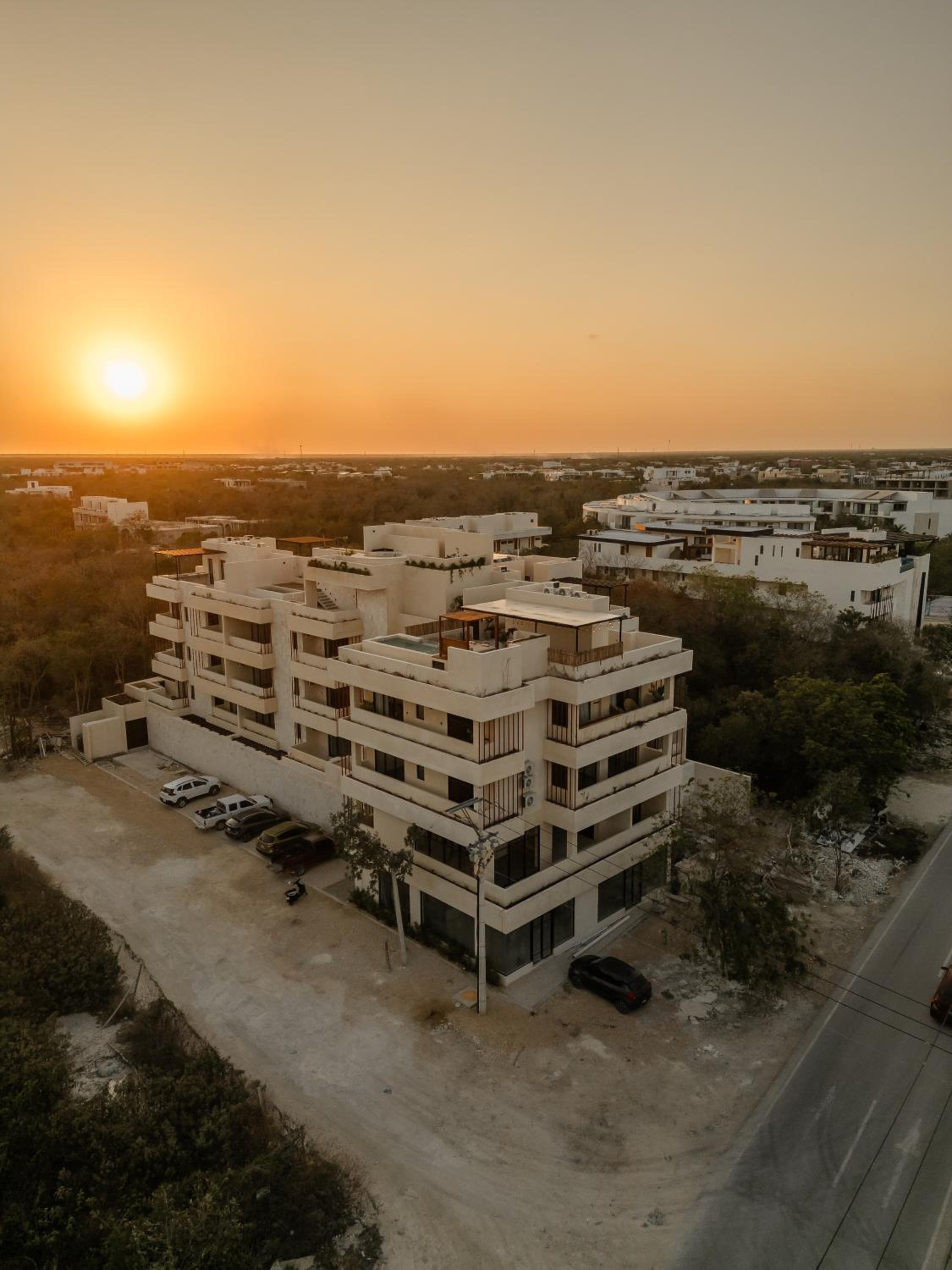 Deluxe 2-Story Penthouse Pool & BBQ Rooftop