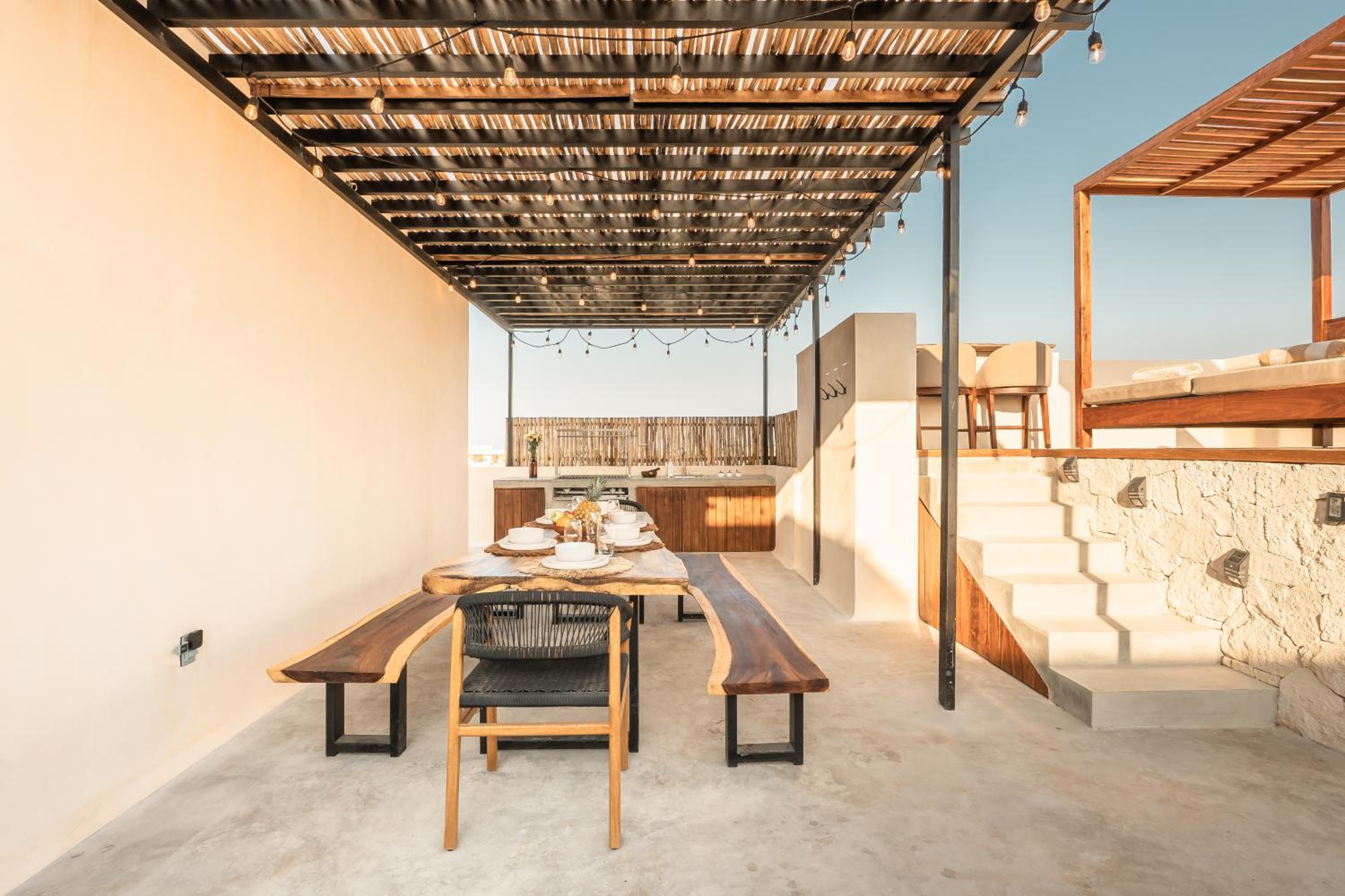 Deluxe 2-Story Penthouse Pool & BBQ Rooftop