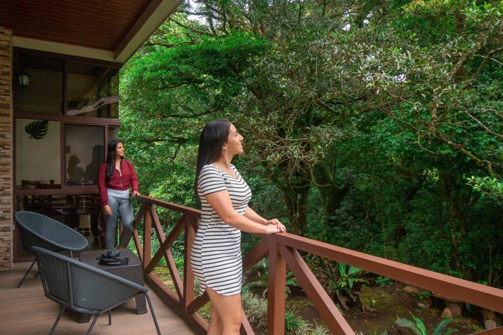CABAÑAS REFUGIO VERDE MONTEVERDE , SUITE QUETZAL, beautiful and full equipment first floor suite with mountain view balcony