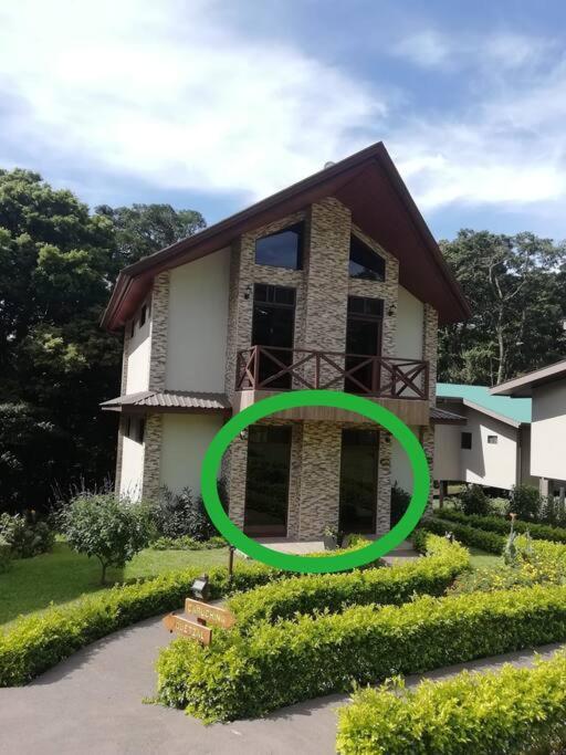 CABAÑAS REFUGIO VERDE MONTEVERDE , SUITE QUETZAL, beautiful and full equipment first floor suite with mountain view balcony