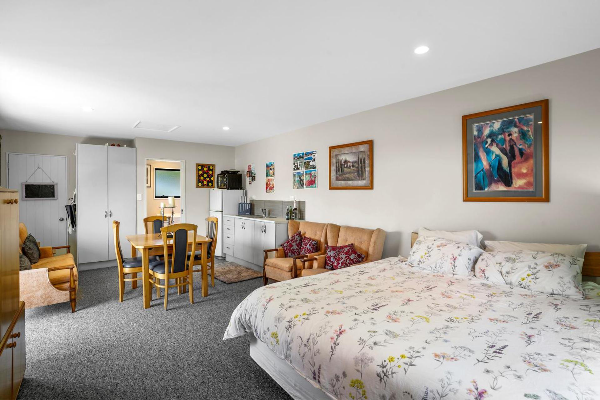 The Bach at Old Broadway - Waikuku Beach Retreat view 2