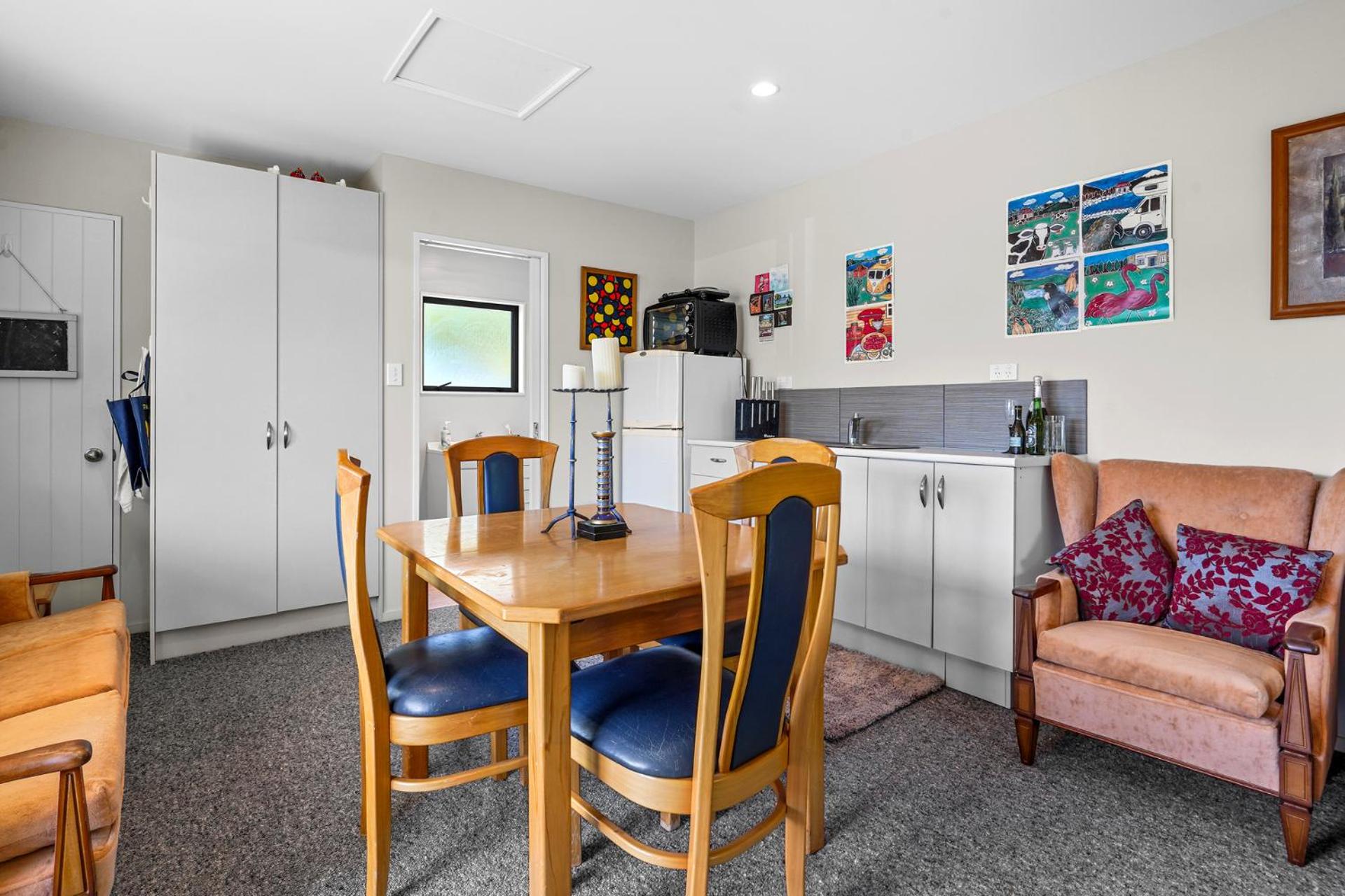 The Bach at Old Broadway - Waikuku Beach Retreat view 4