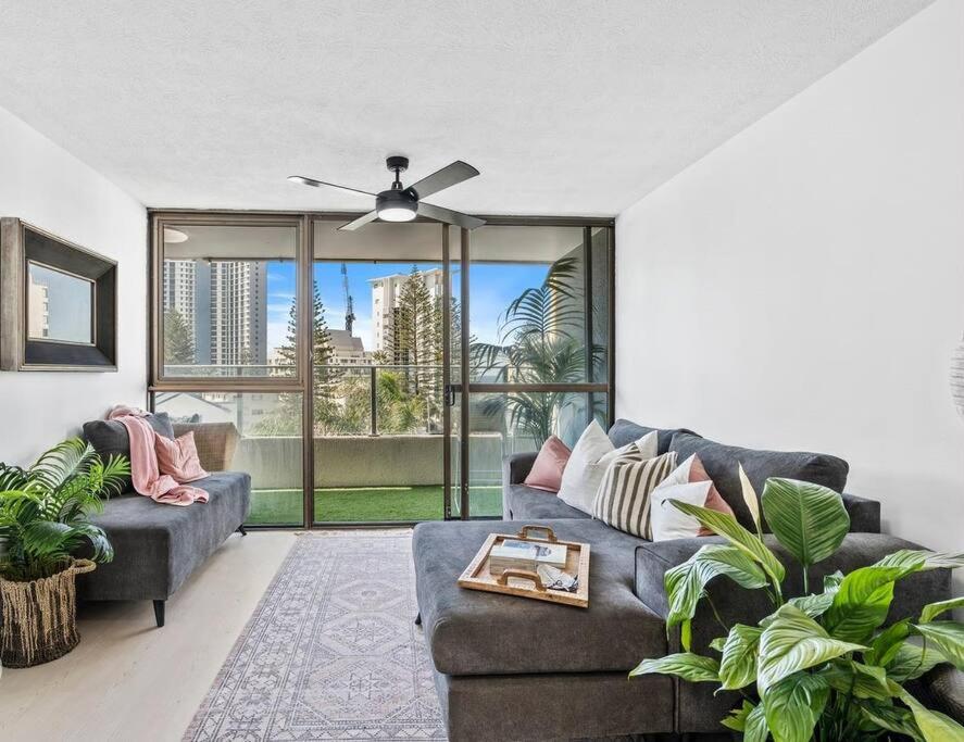 Luxe 2 Bedroom Oceanview Retreat on Fern