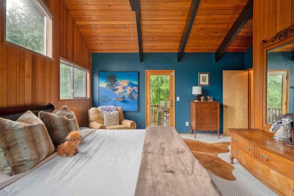 The Lodge at Highland Farms view 4