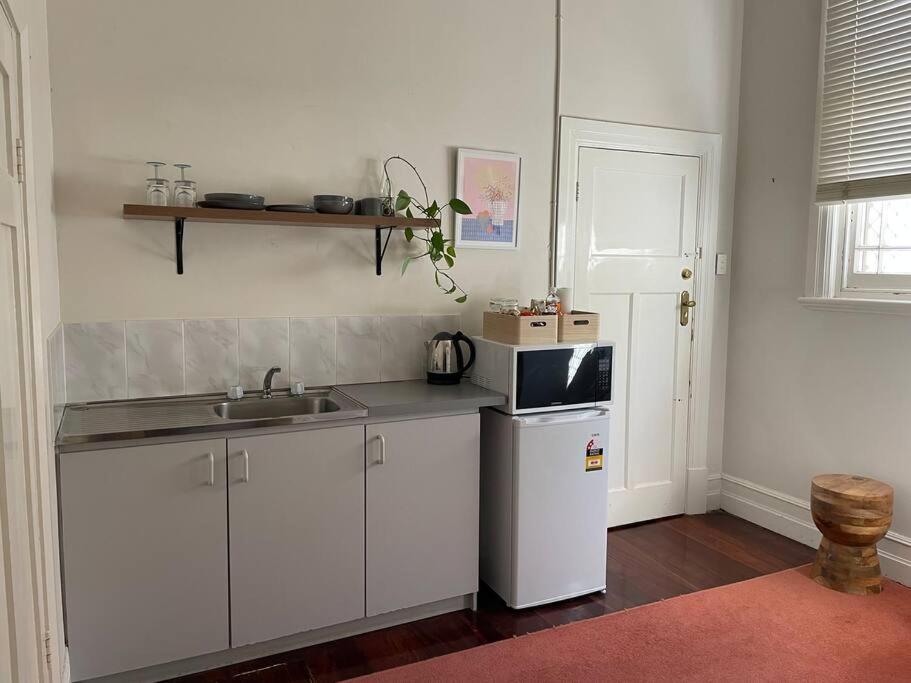 The Merredin Treasury, Art Deco heritage 2 bedroom suite in Merredin CBD
