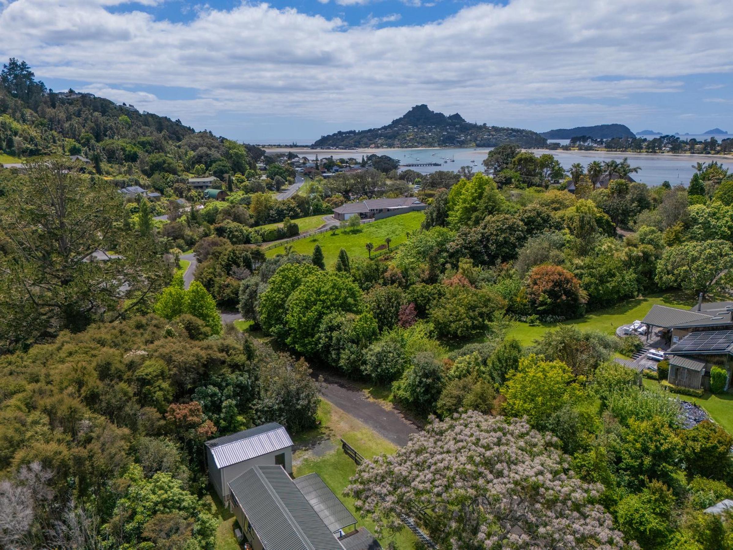 Rewa Rewa Retreat - Tairua Holiday Home view 3