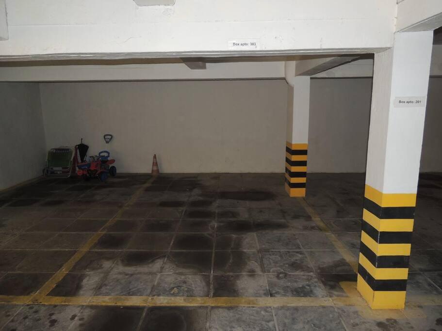 1 Dorm na Guaraci próximo aos Camelôs