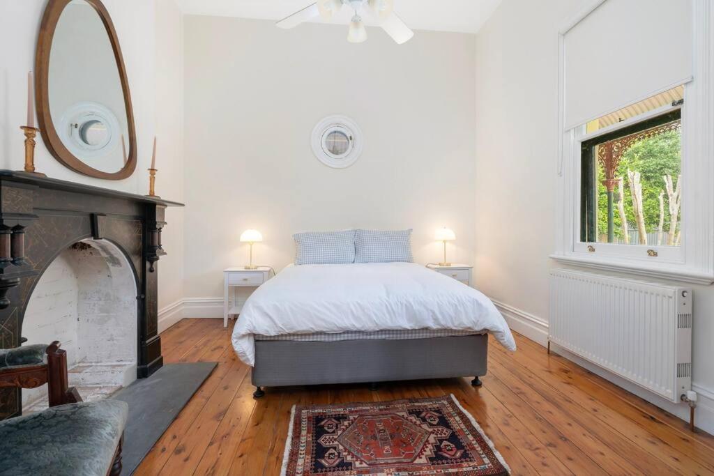Bellisle - 1880's period home in Central Albury