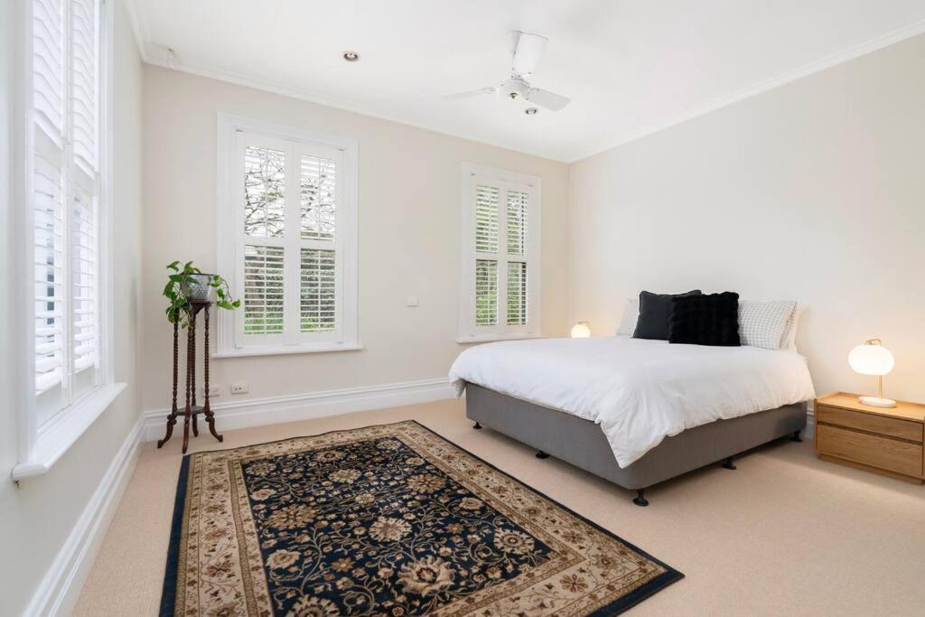 Bellisle - 1880's period home in Central Albury