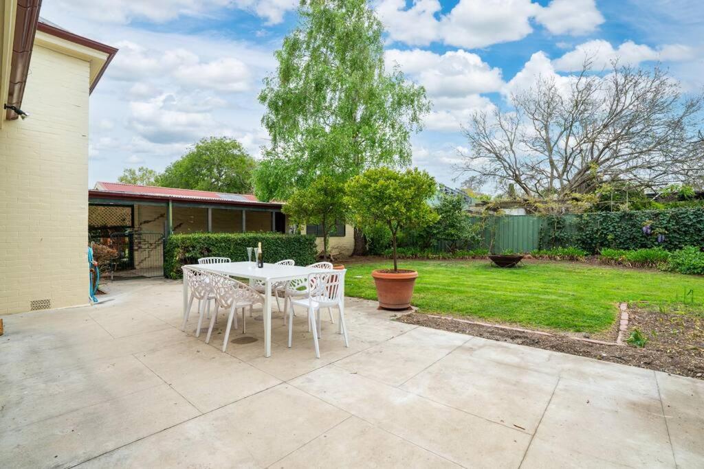 Bellisle - 1880's period home in Central Albury
