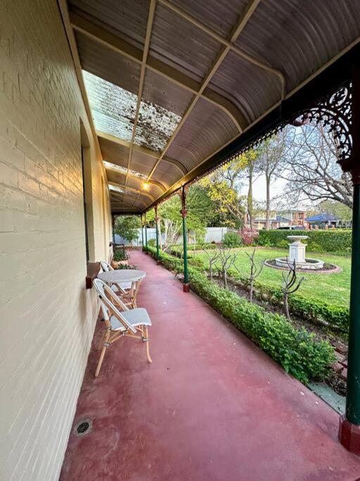 Bellisle - 1880's period home in Central Albury
