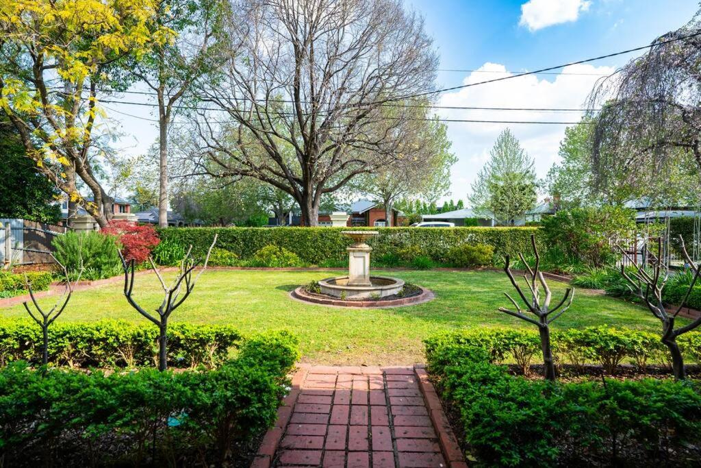 Bellisle - 1880's period home in Central Albury