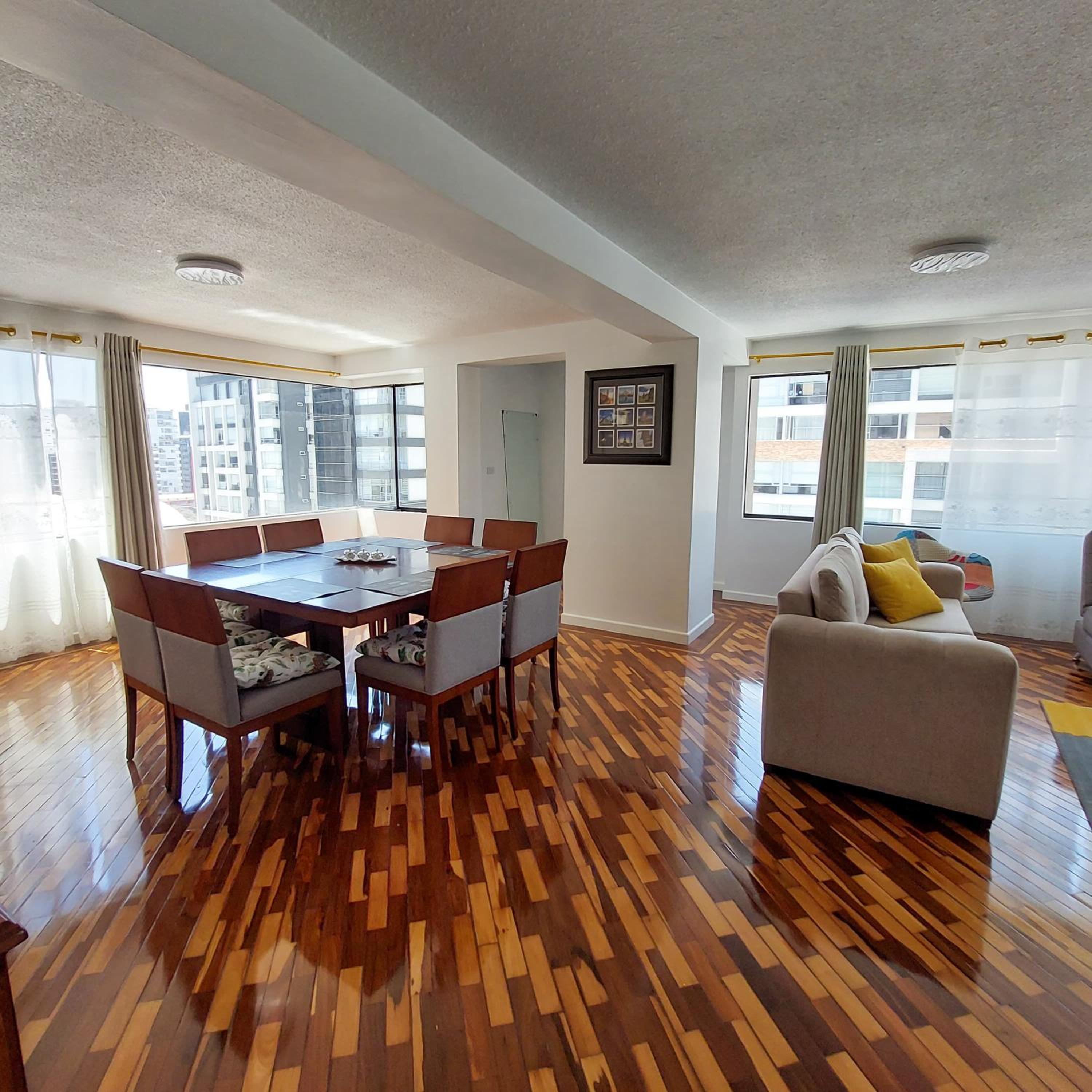 Departamento cerca al Quicentro Norte QUITO