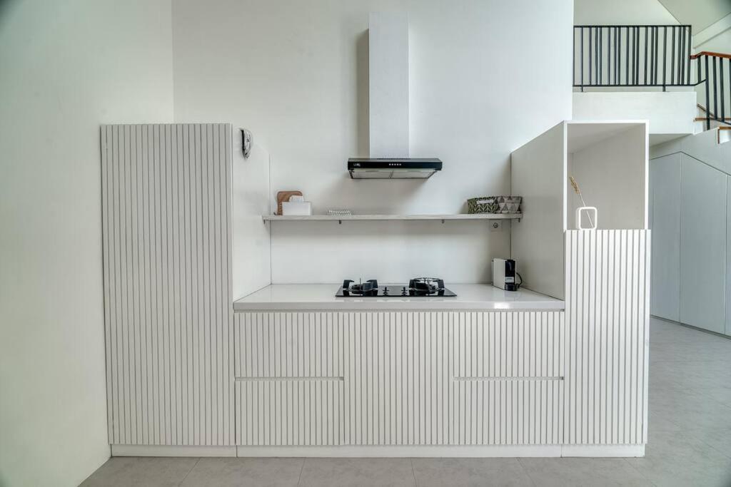 Six Stars Townhouse A2 Brand New 2 Bedroom in Canggu view 4