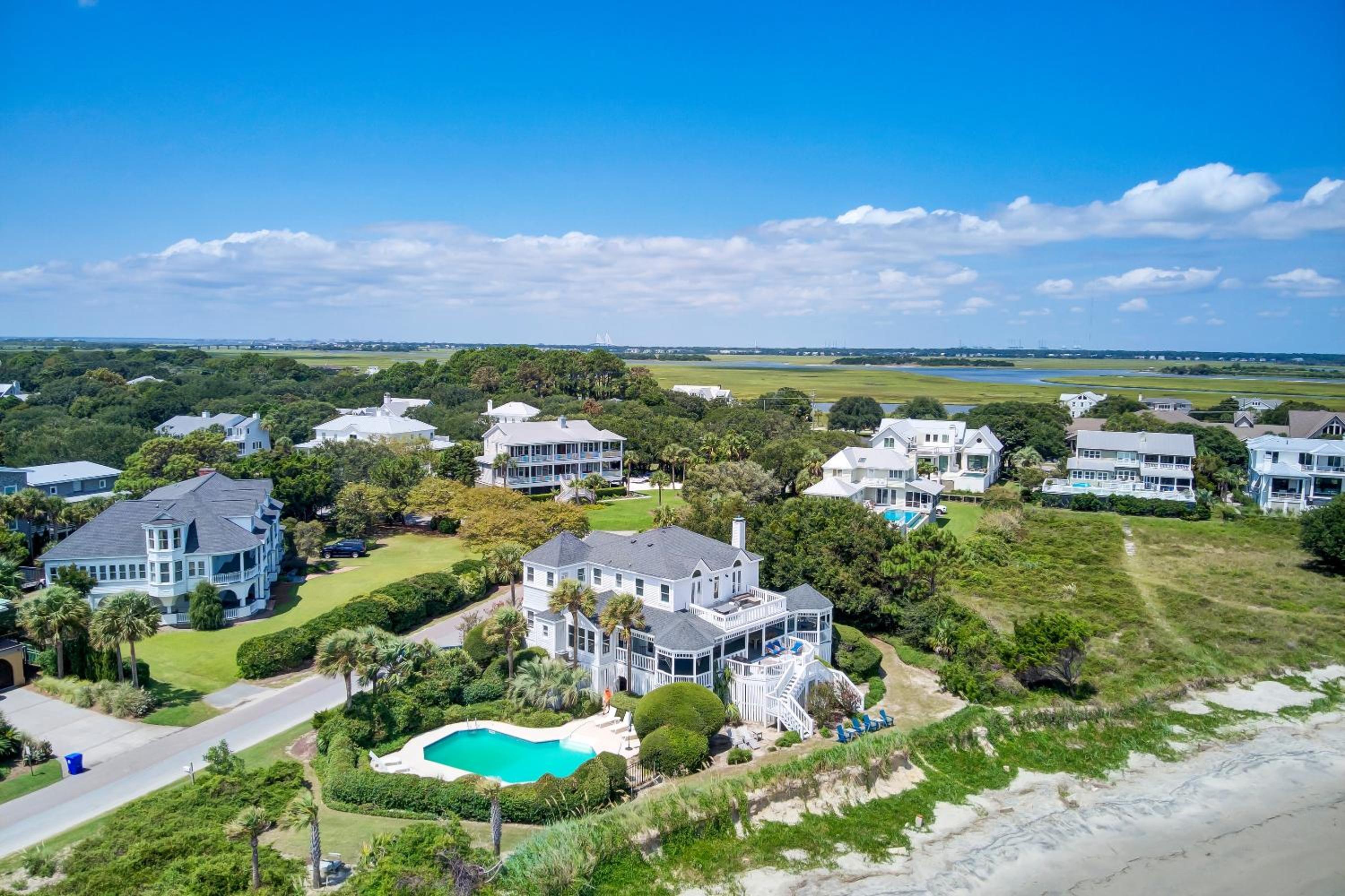 Haven by AvantStay Luxury Beachfront Home w Pool Gorgeous Patios