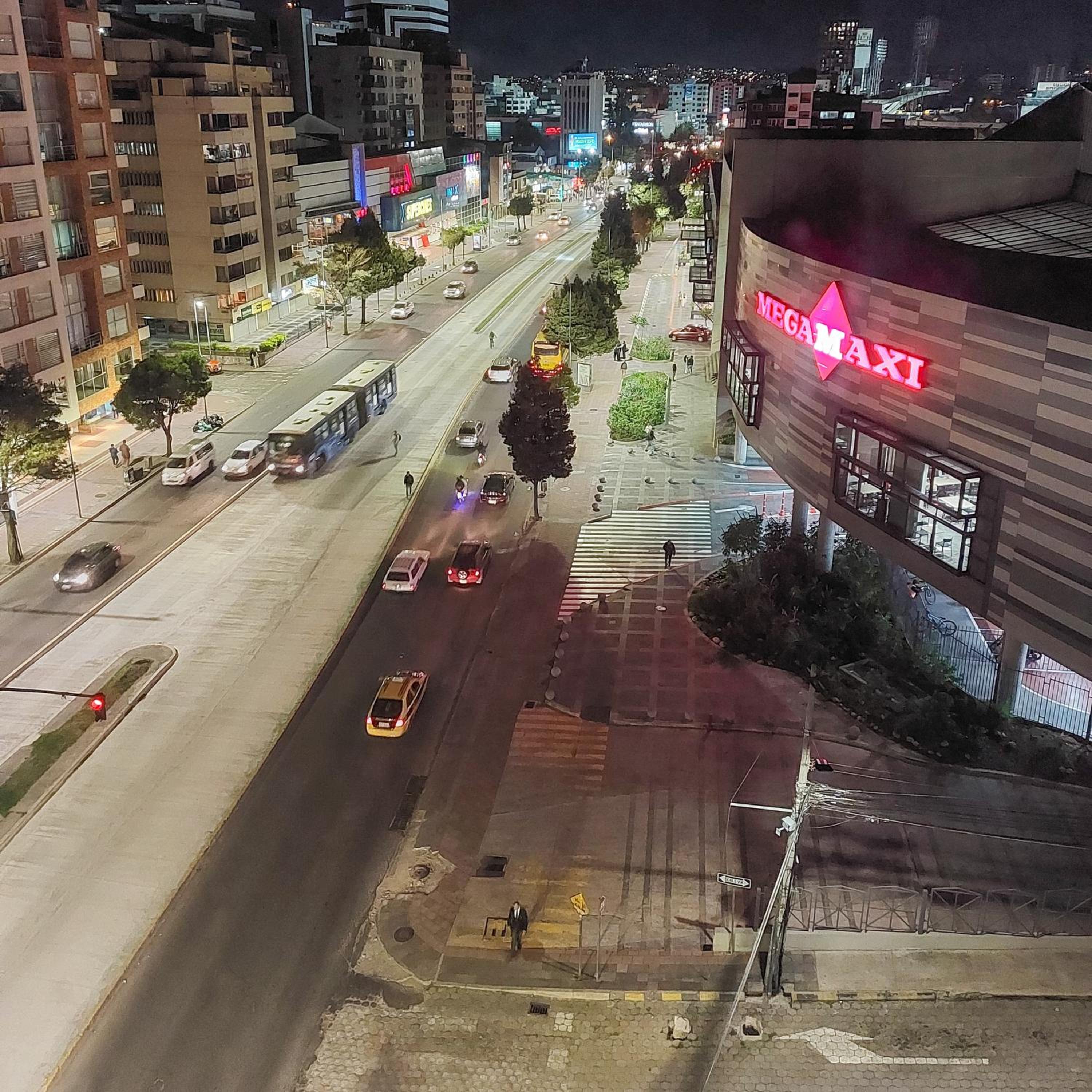 Departamento cerca al Quicentro Norte QUITO