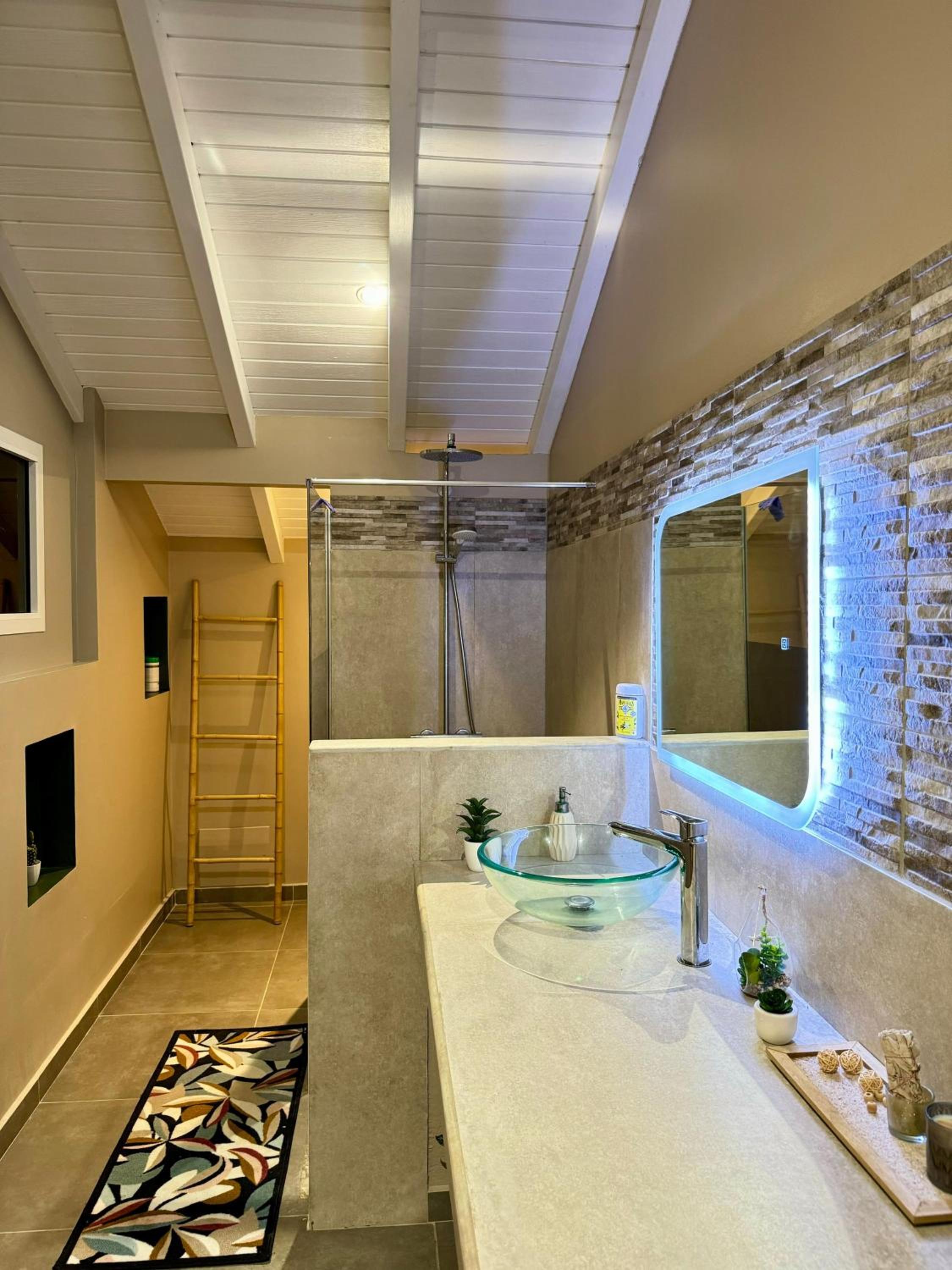 Moonlight room