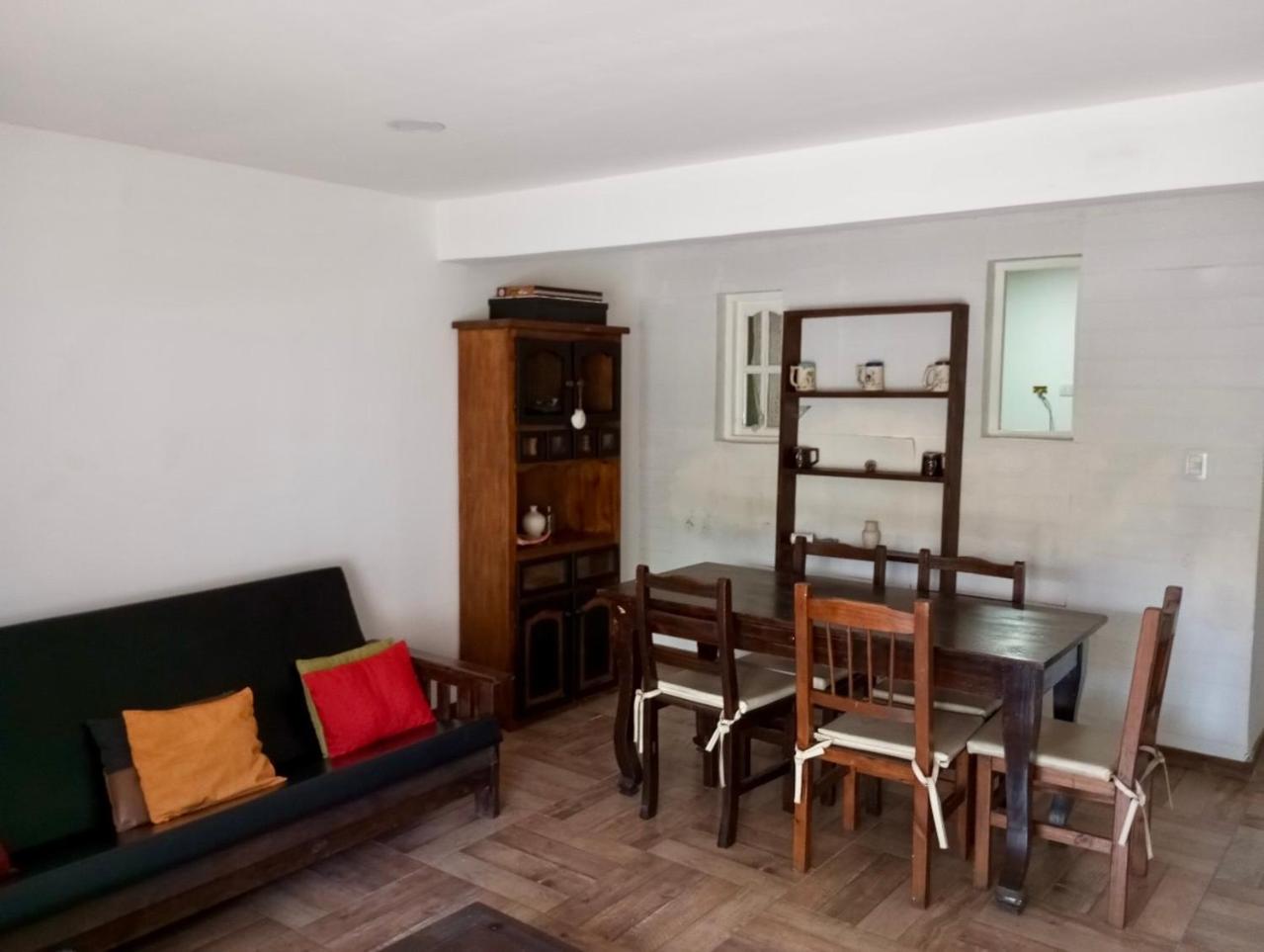 Renovada casa de 4 ambientes con patio y parrilla