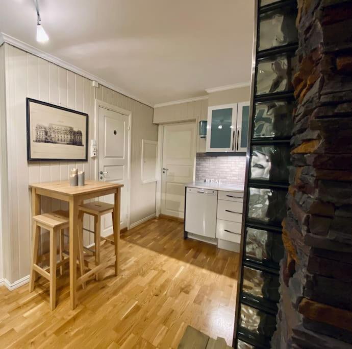 45 m2 - 2 bedrooms, bathroom, kitchen, private entrance and shed view 2