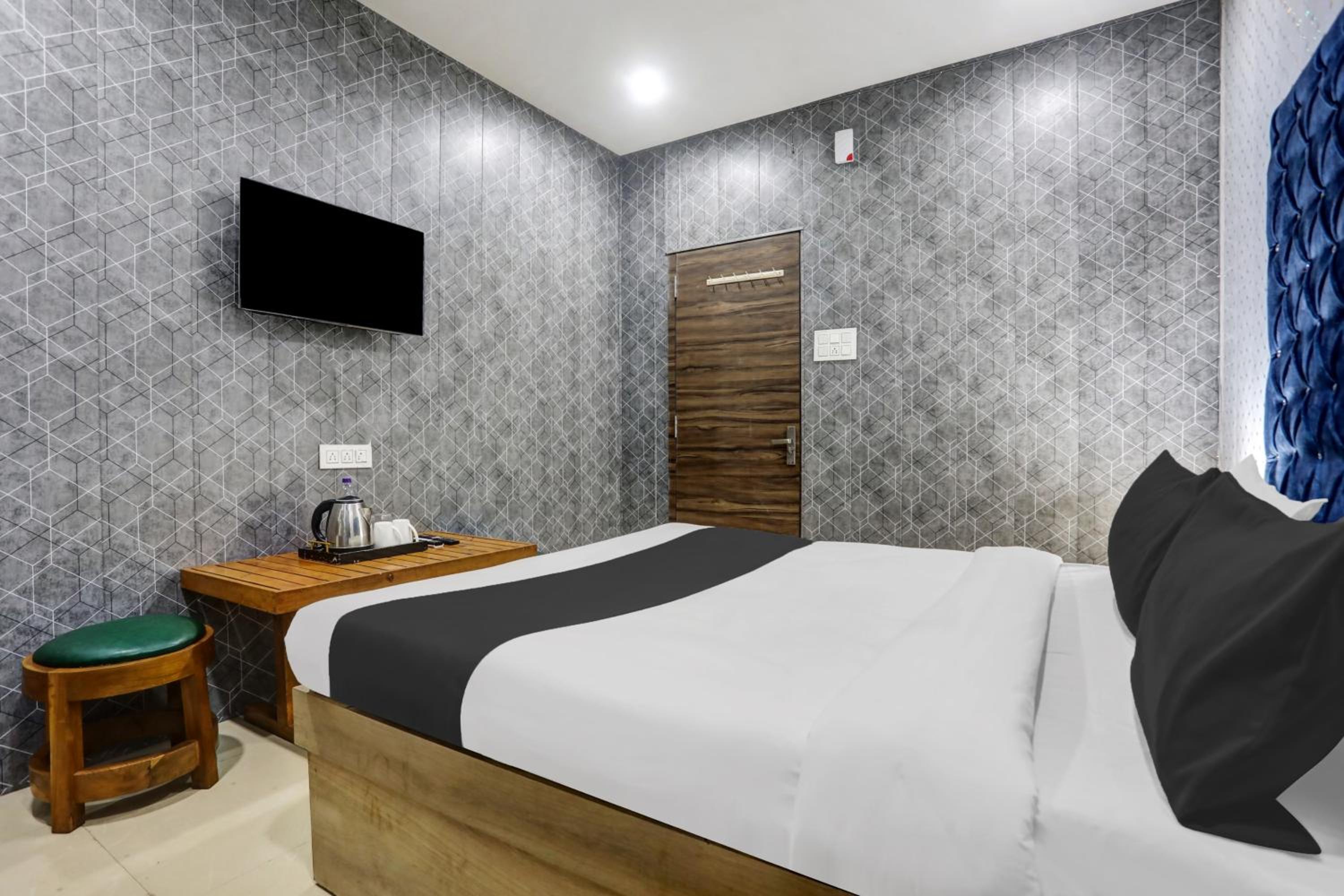 Hotel O AASHWINO ROOMS view 4