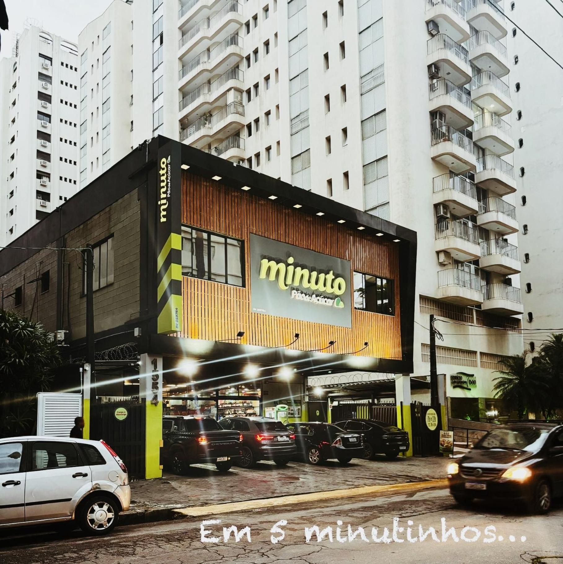 Apê Moderno a 100m da Praia - Último Andar com Vista para a Natureza