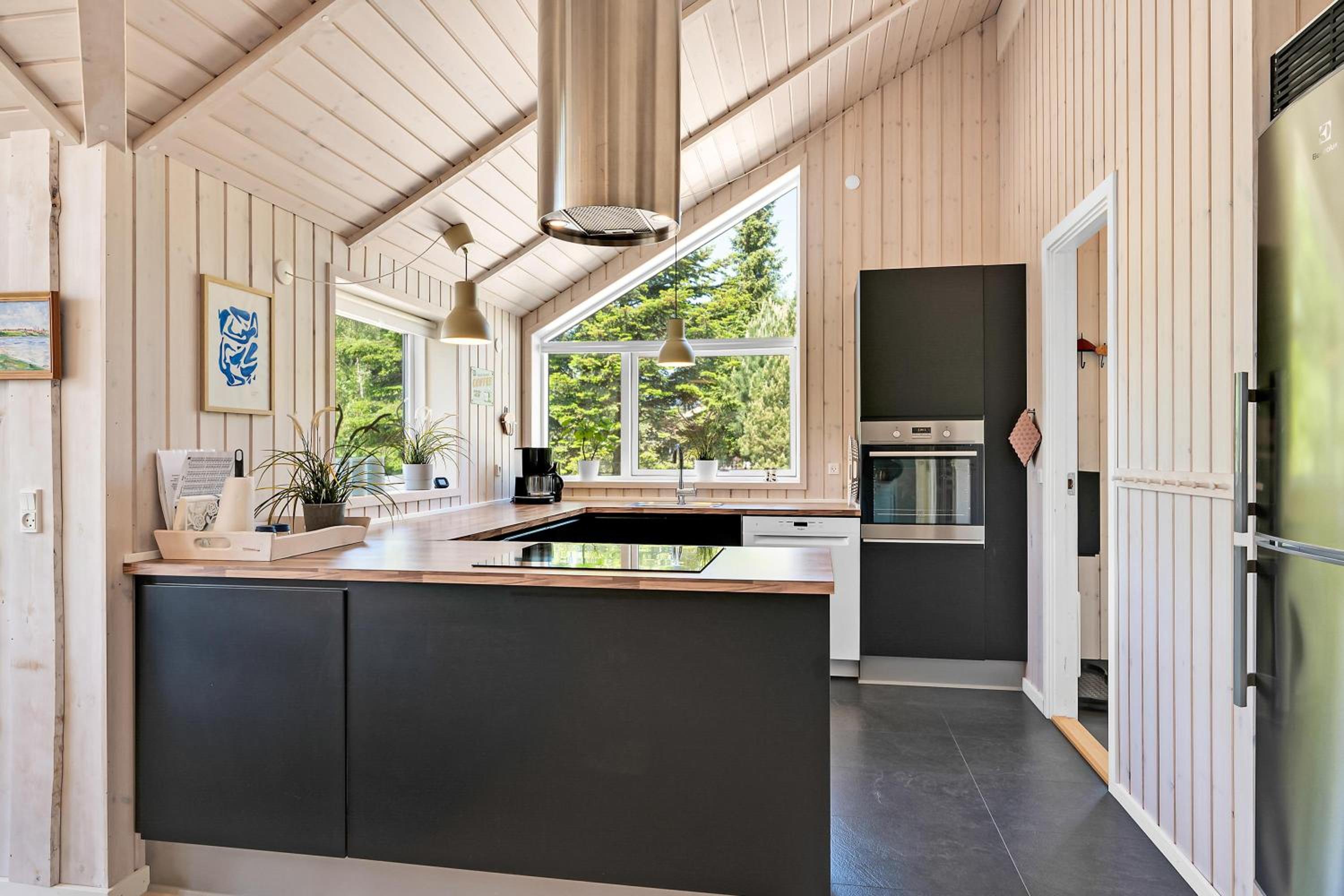 Stylish 8-Person Holiday Home Just 5 Minutes Walk From The Sandy Beach view 5