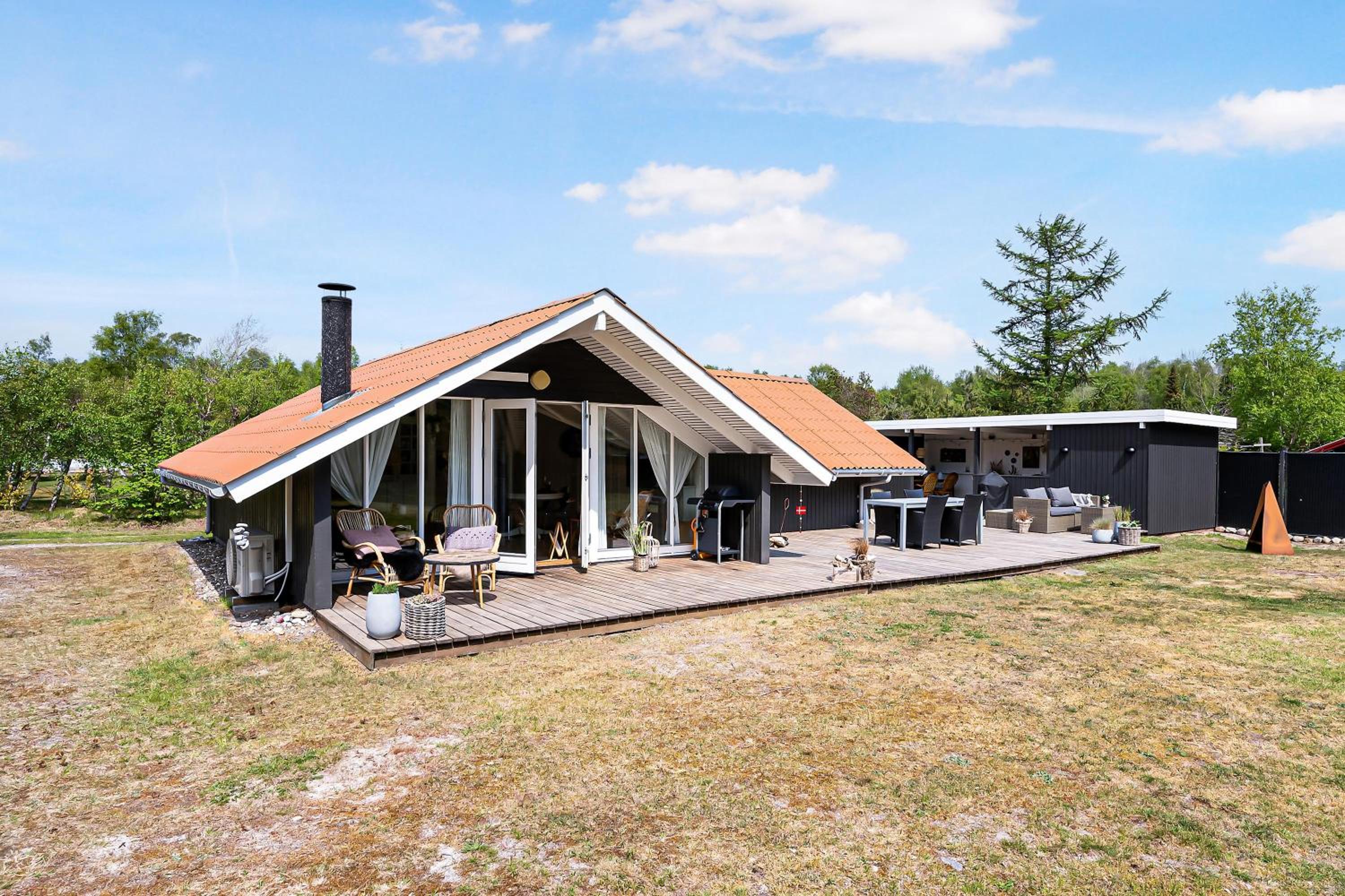 Bright Renovated Holiday Home Within Easy Reach Of The Beach And Ebeltofts Old Town