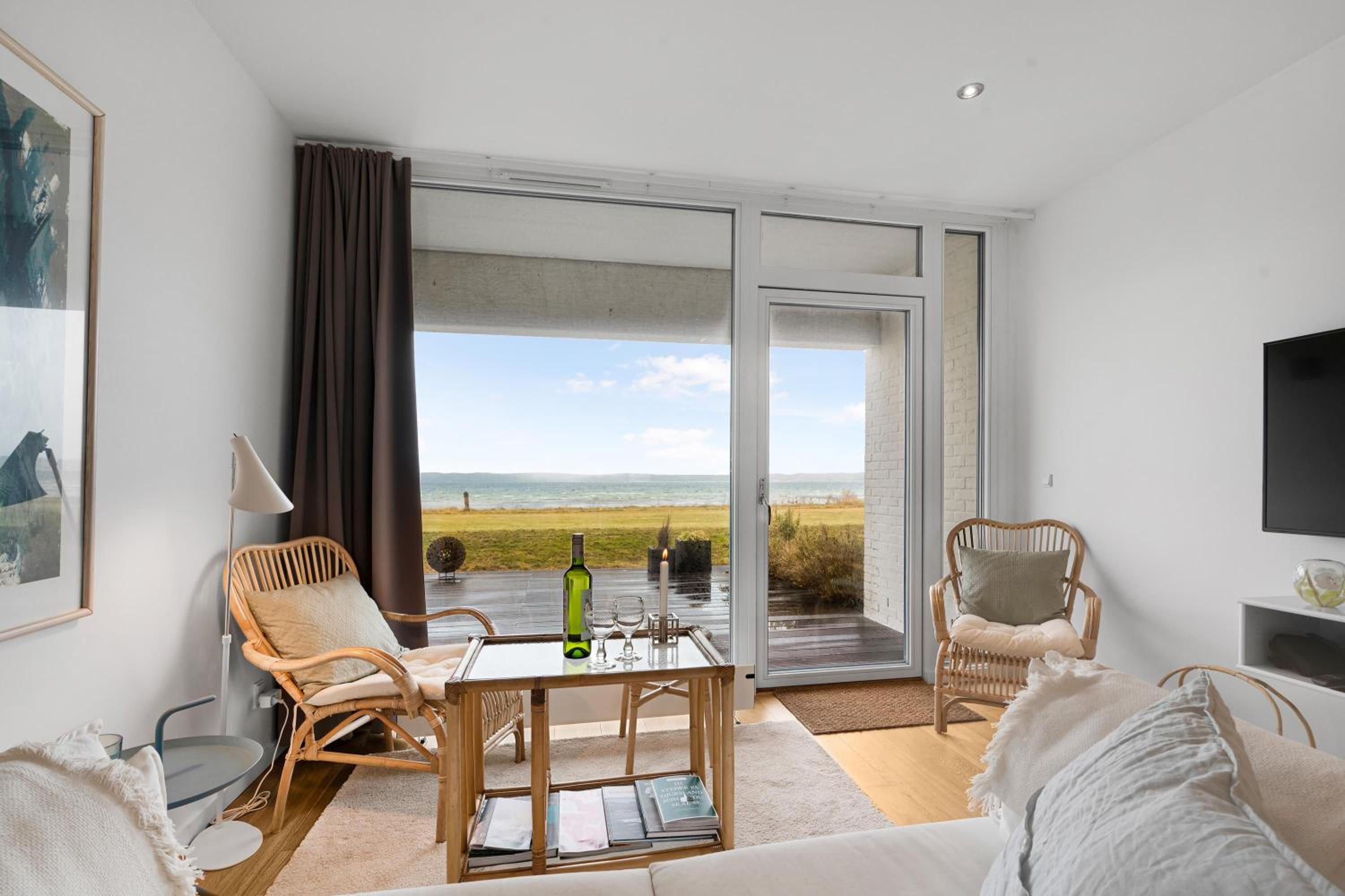 Waterfront Holiday Gem With Stunning Views Of Ebeltoft Bay