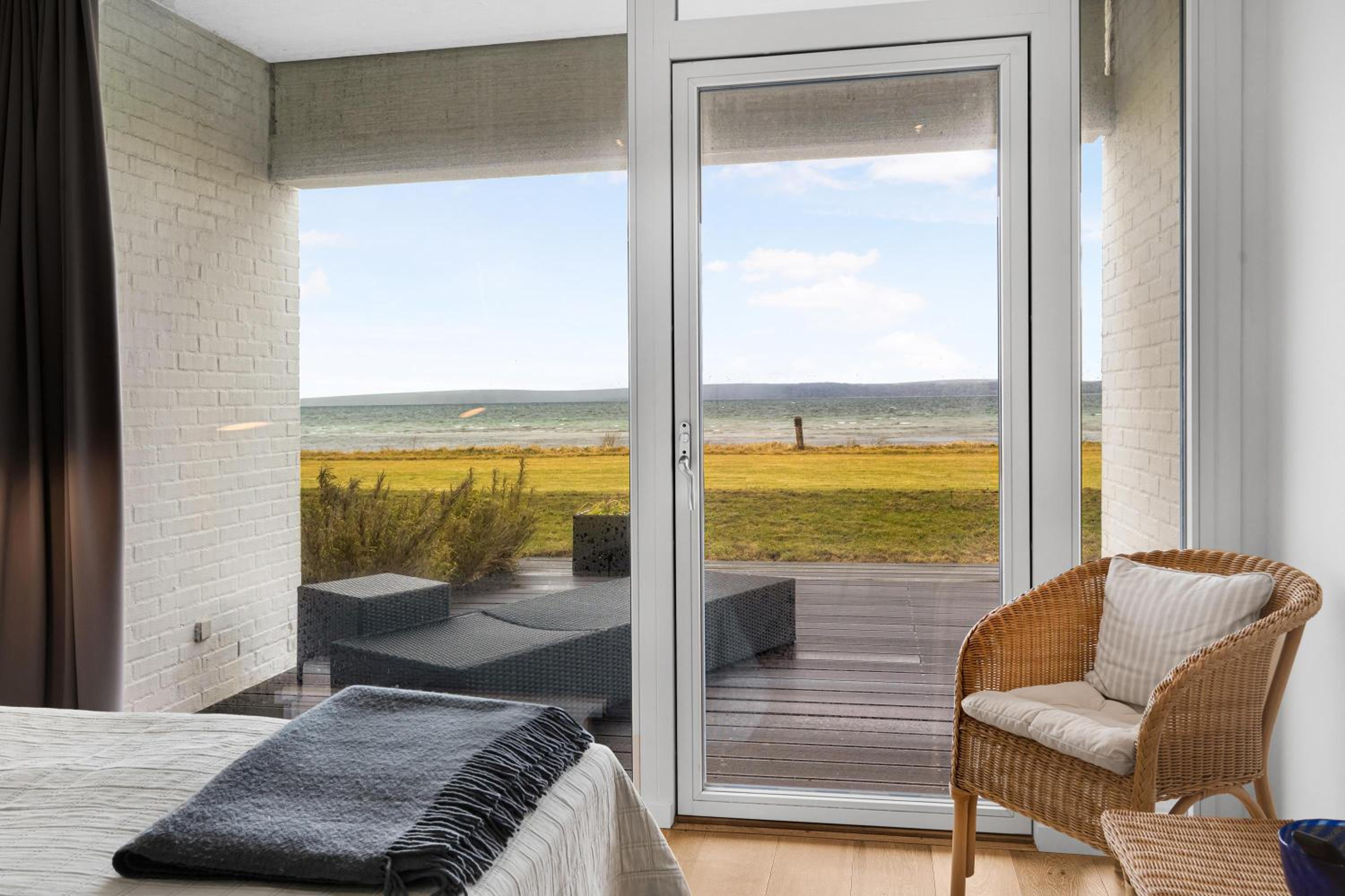 Waterfront Holiday Gem With Stunning Views Of Ebeltoft Bay