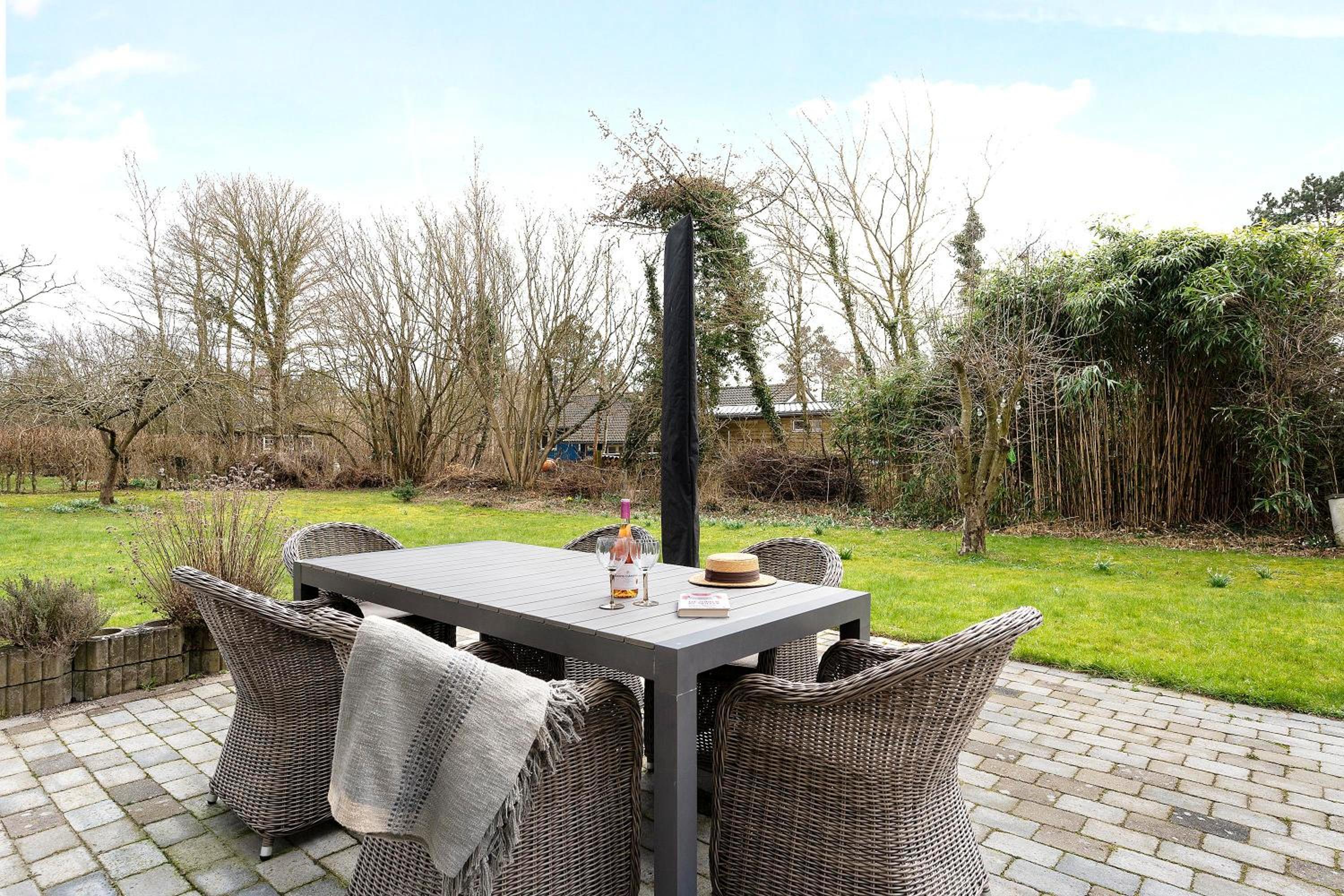 Charming And Well-Kept Holiday Home Near The Child-Friendly Beach At Begtrup Vig