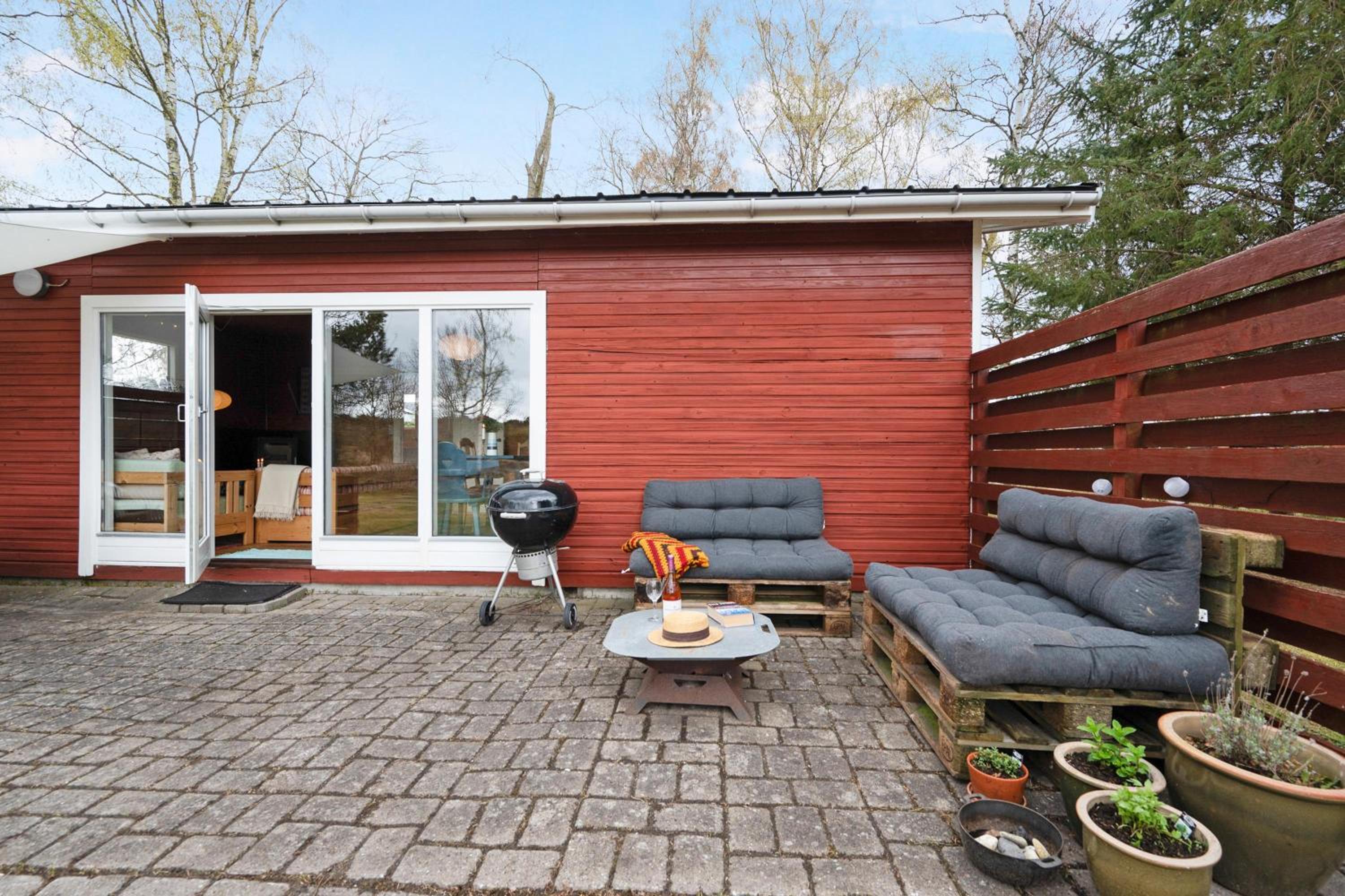 Authentic Holiday Cottage Surrounded By Nature Near Grenaa Beach