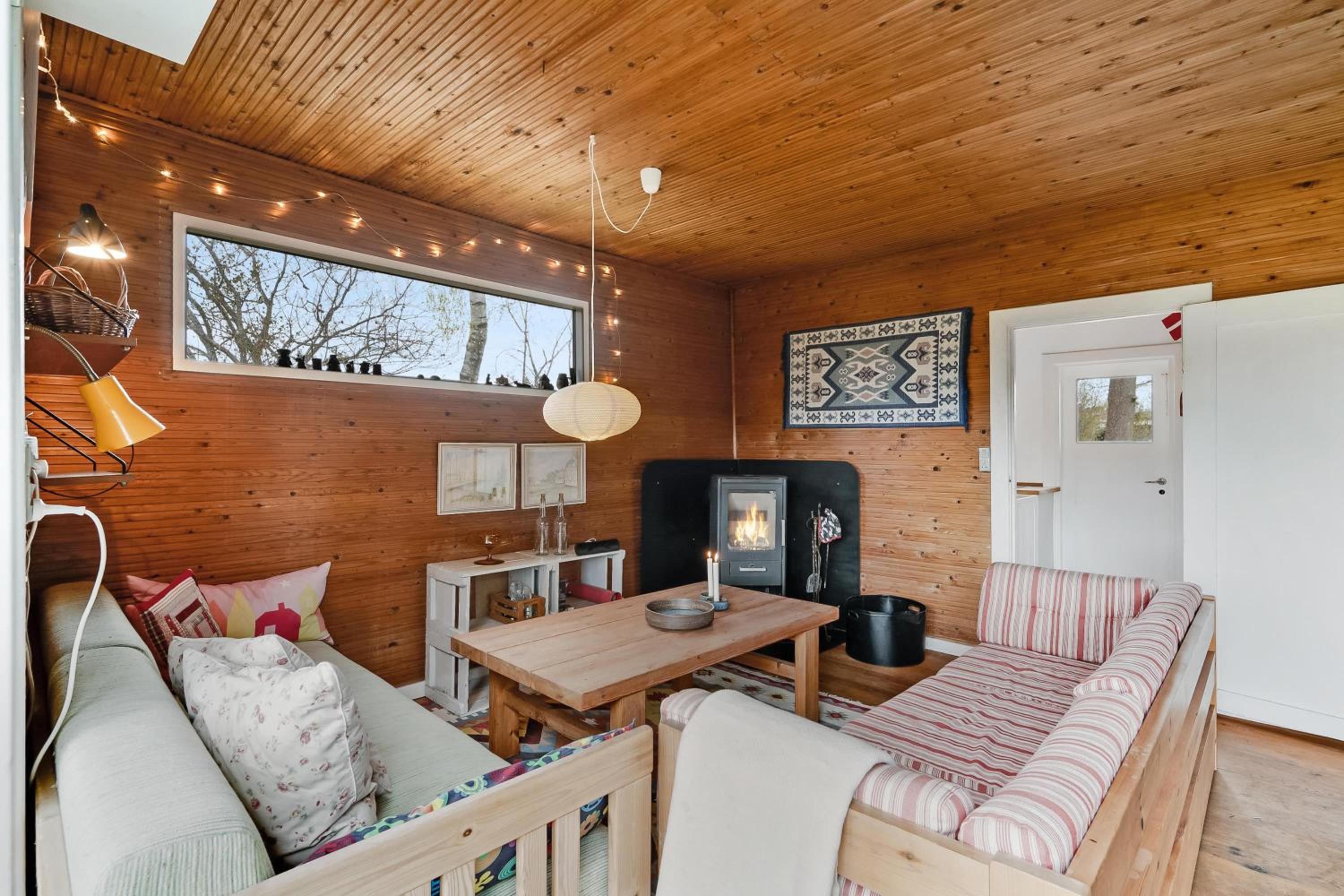 Authentic Holiday Cottage Surrounded By Nature Near Grenaa Beach